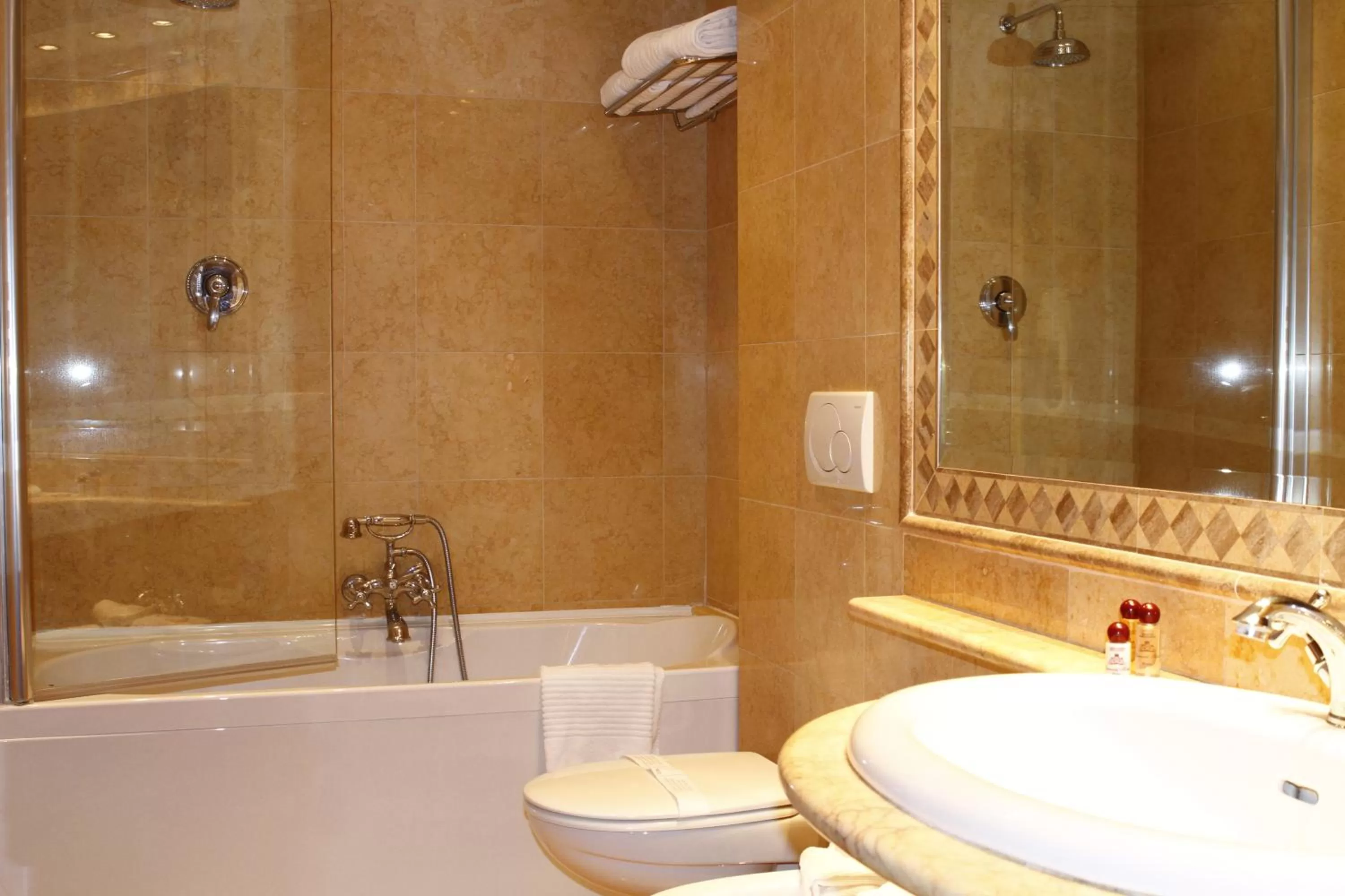 Shower in Hotel Villa Pinciana