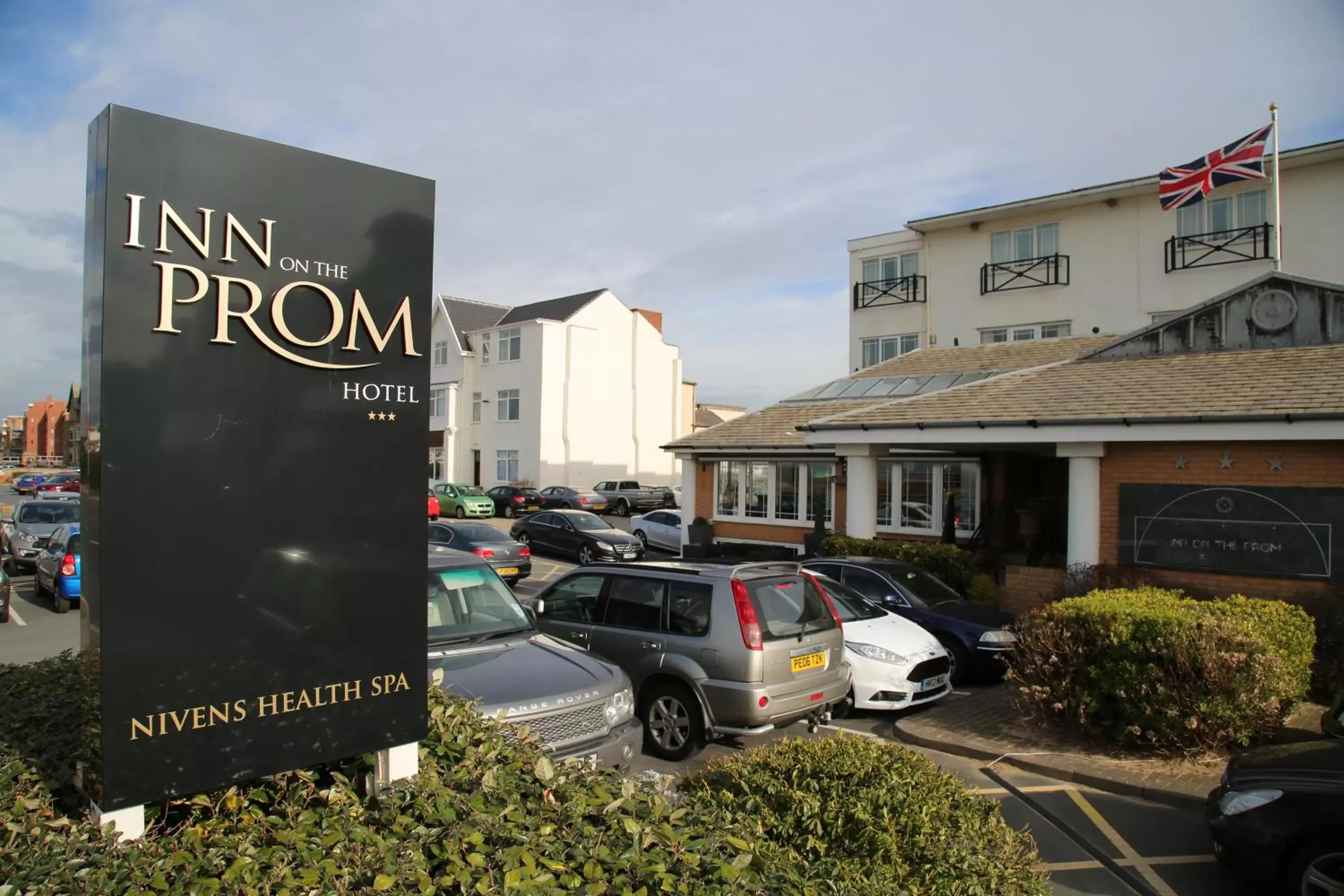 Facade/entrance, Property Building in Inn On The Prom At The Fernlea Hotel