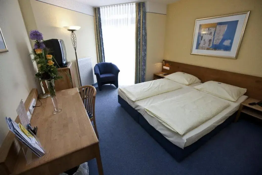 Photo of the whole room, Bed in Hotel Rheinpark Rees Photo of the whole room, Bed in Hotel Rheinpark Rees