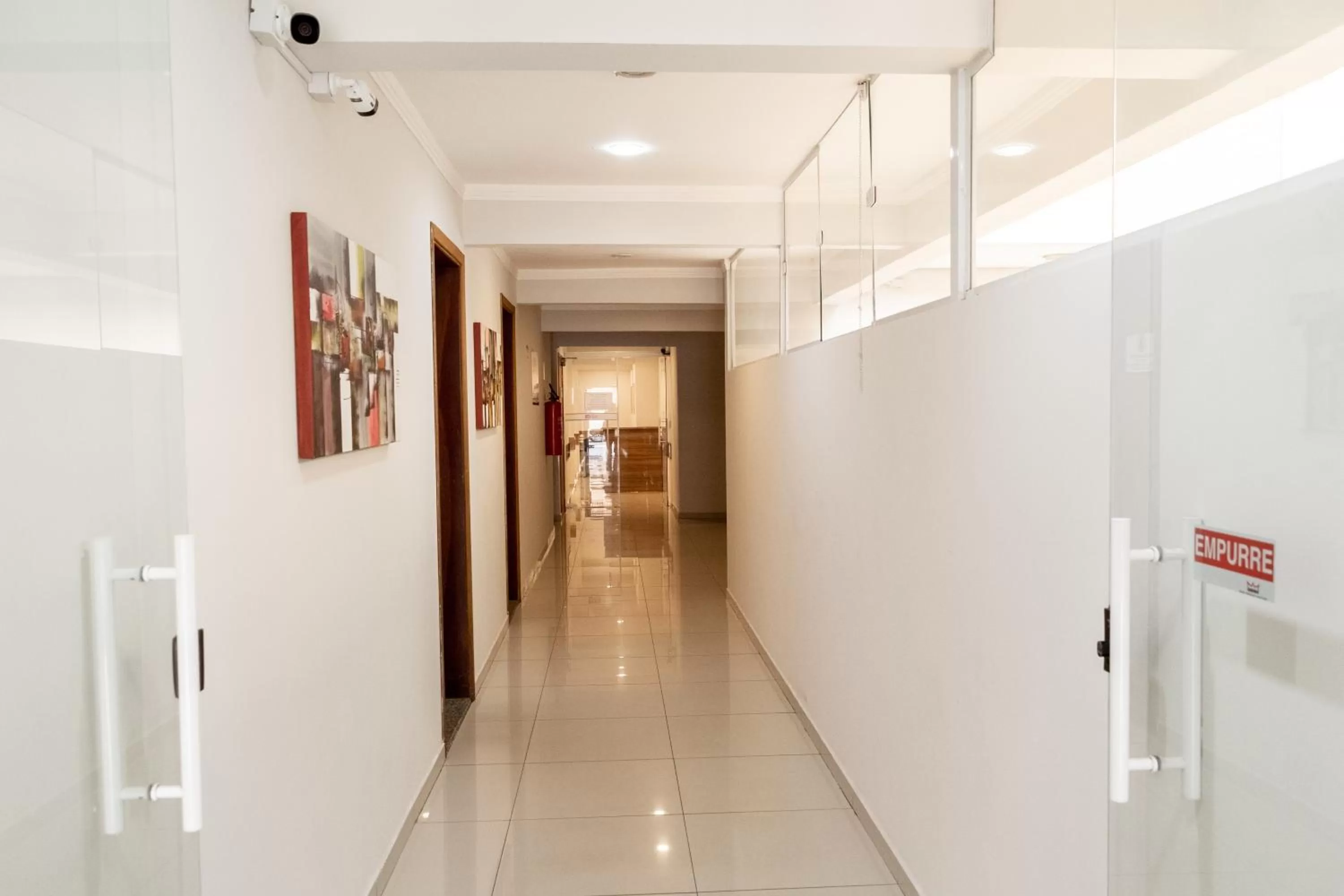 Restaurant/places to eat in Astor Hotel