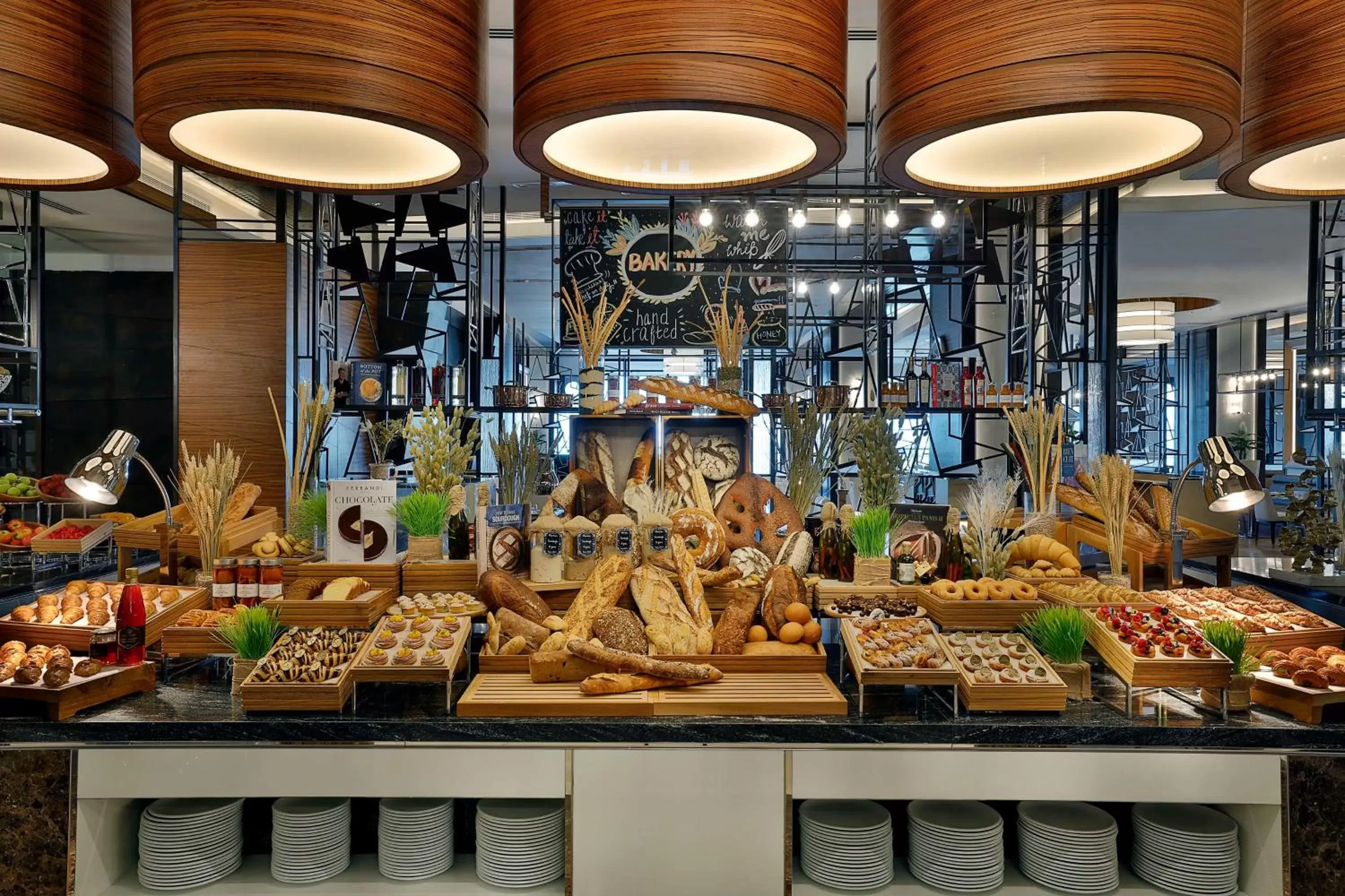 Restaurant/places to eat in Hilton Dubai Palm Jumeirah