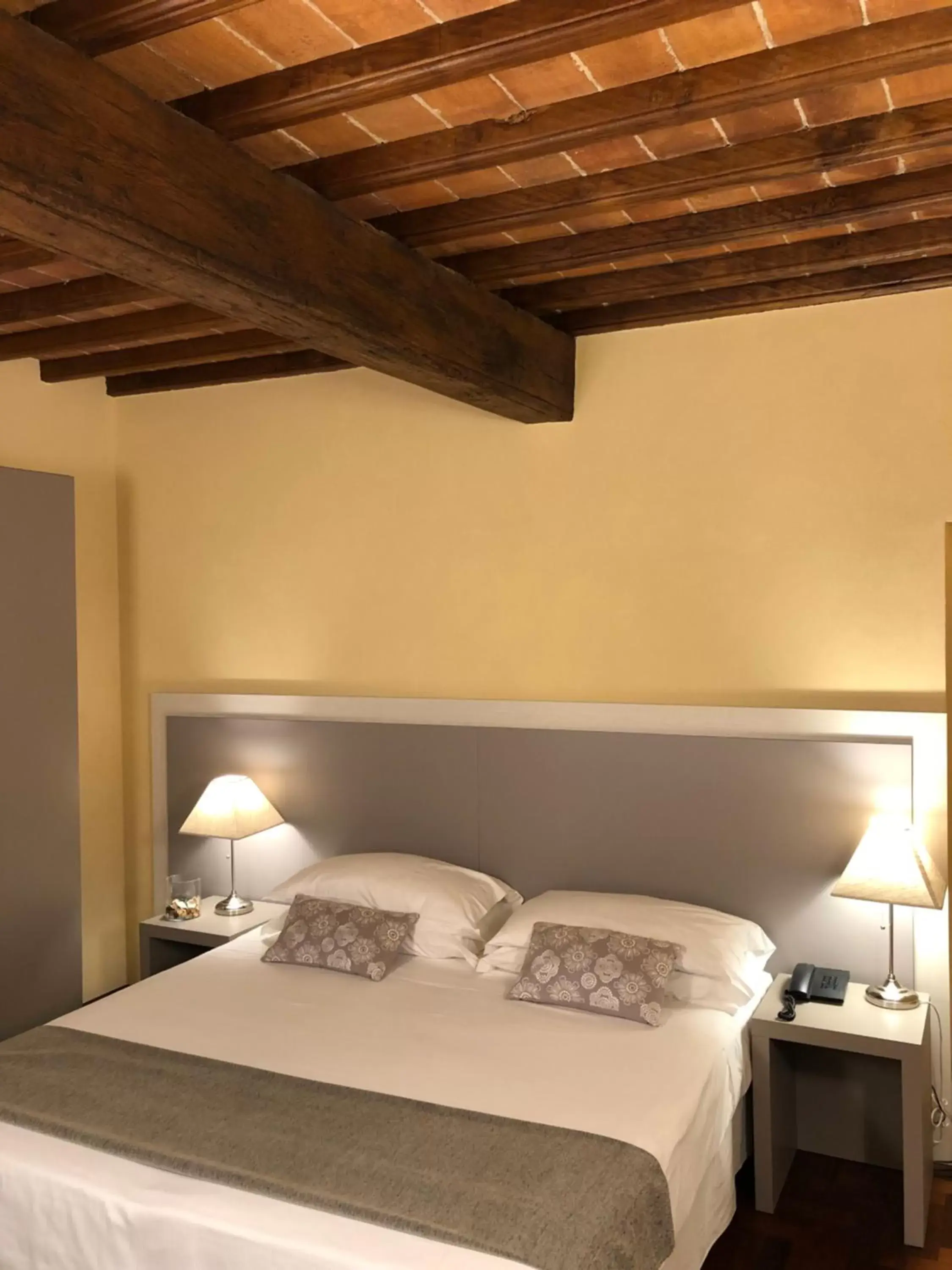 Bed in Hotel Boutique Antiche Mura