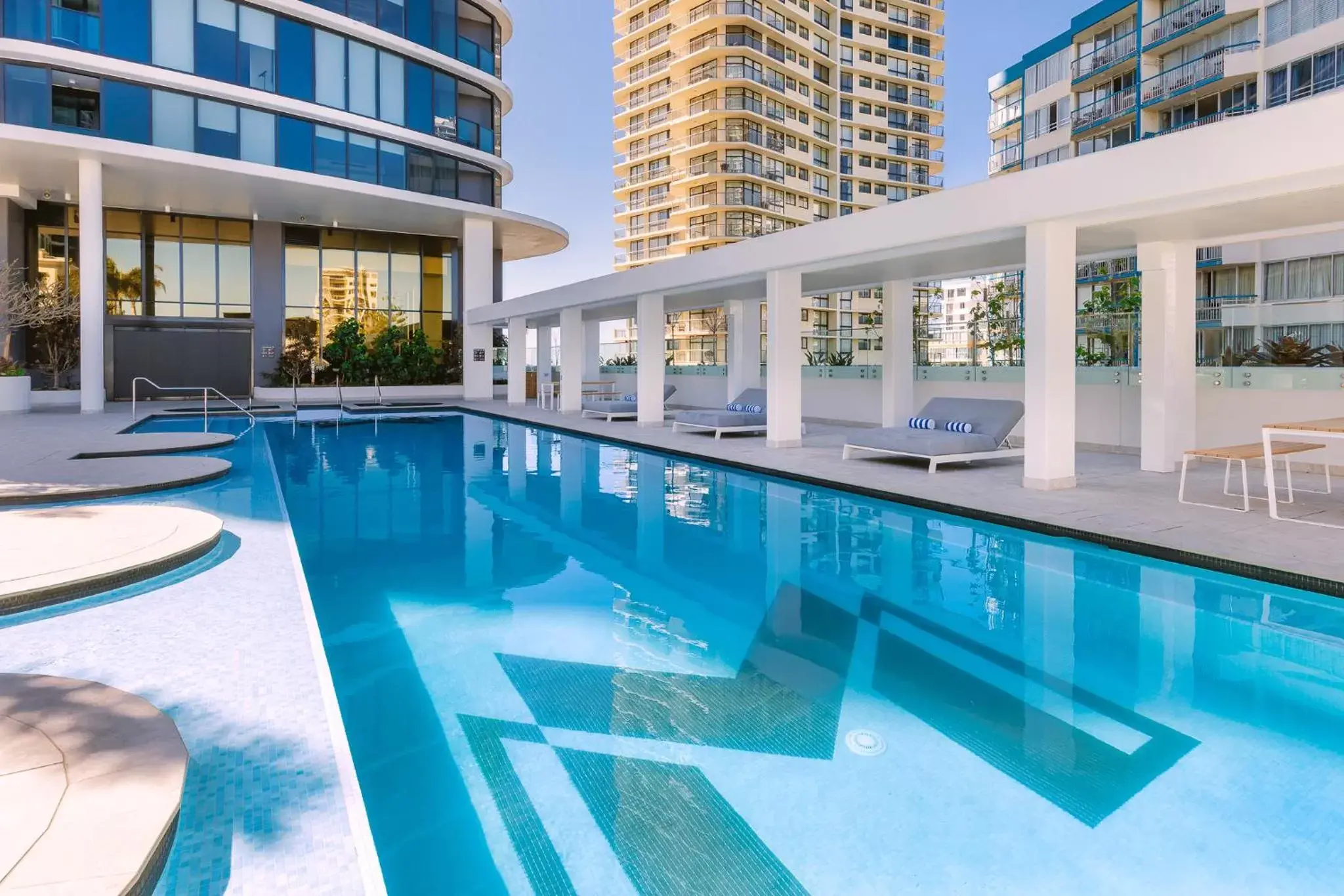 Swimming Pool in Meriton Suites Surfers Paradise