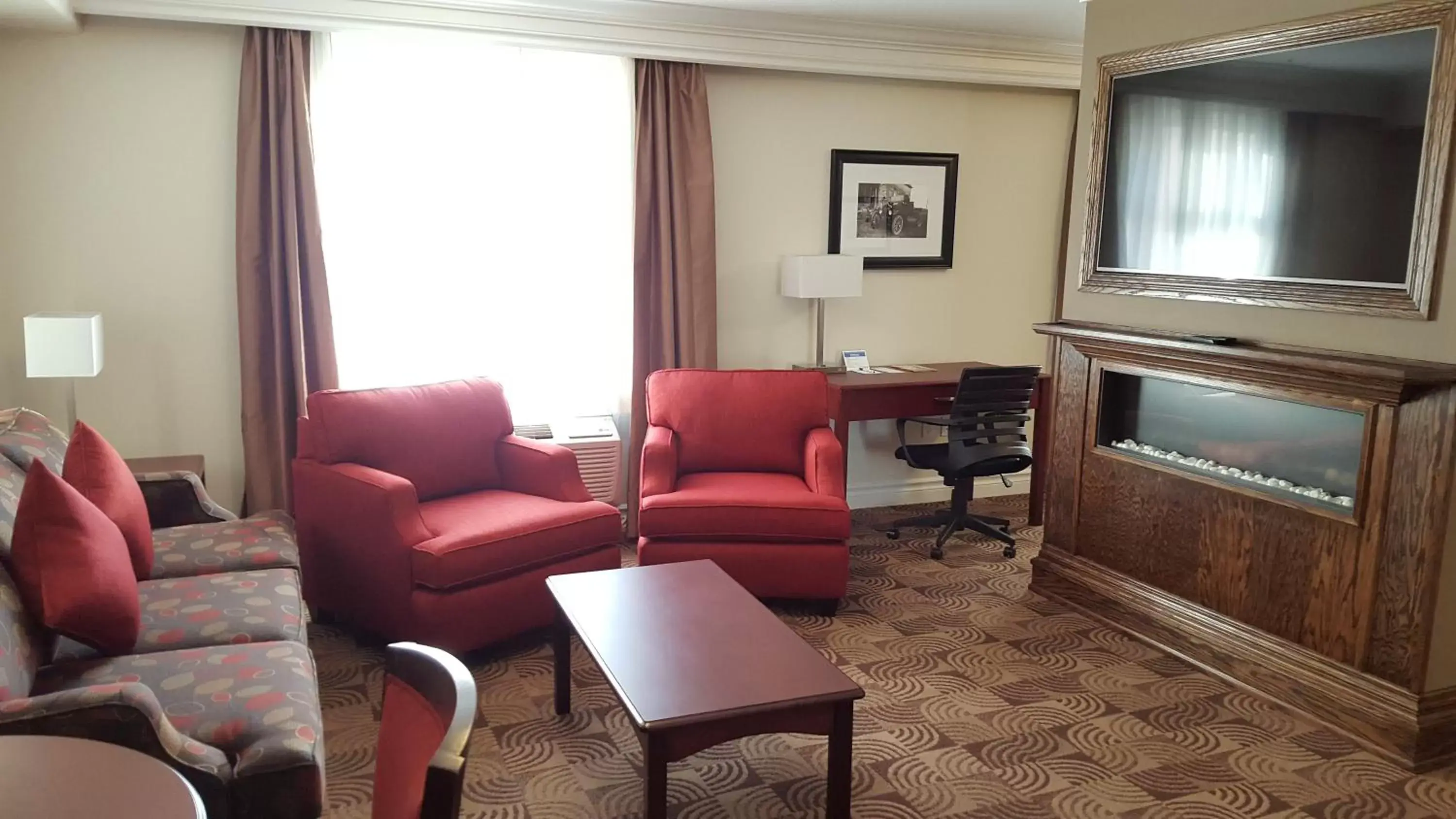 Living room, Seating Area in Kindersley Inn