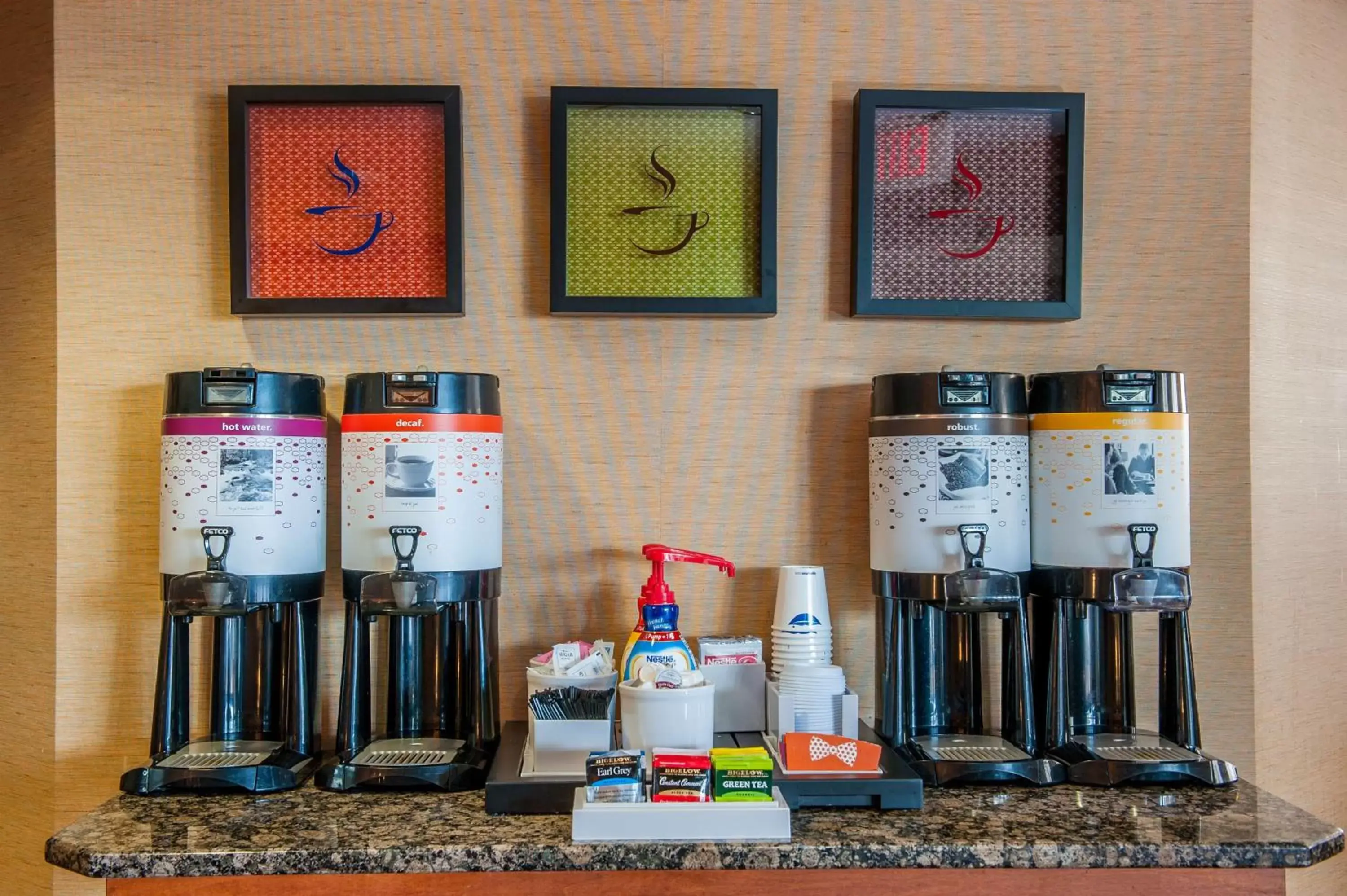 Breakfast, Coffee/Tea Facilities in Hampton Inn Bowling Green KY