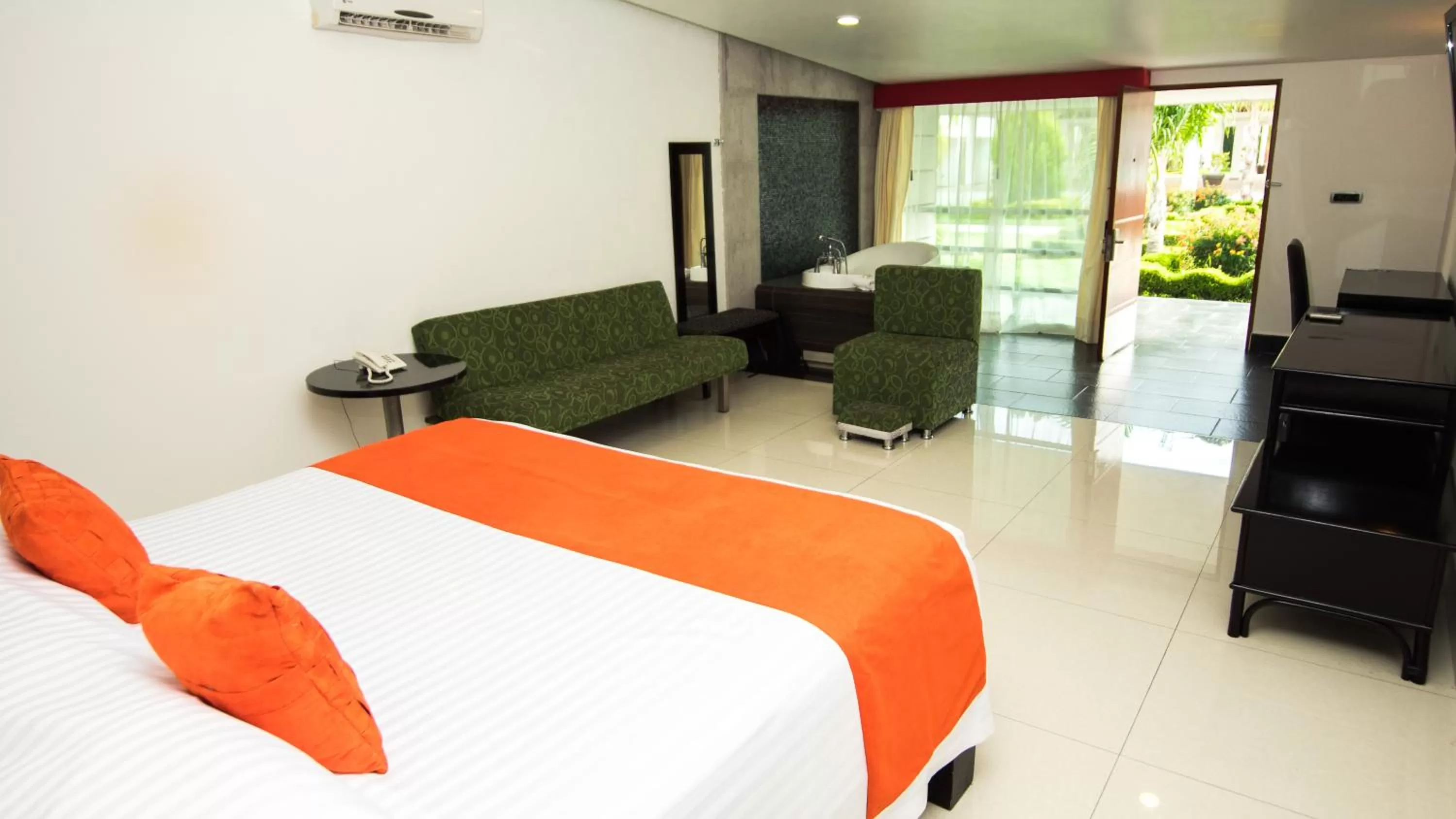 Photo of the whole room, Bed in Hotel María Dolores San Luis Potosí