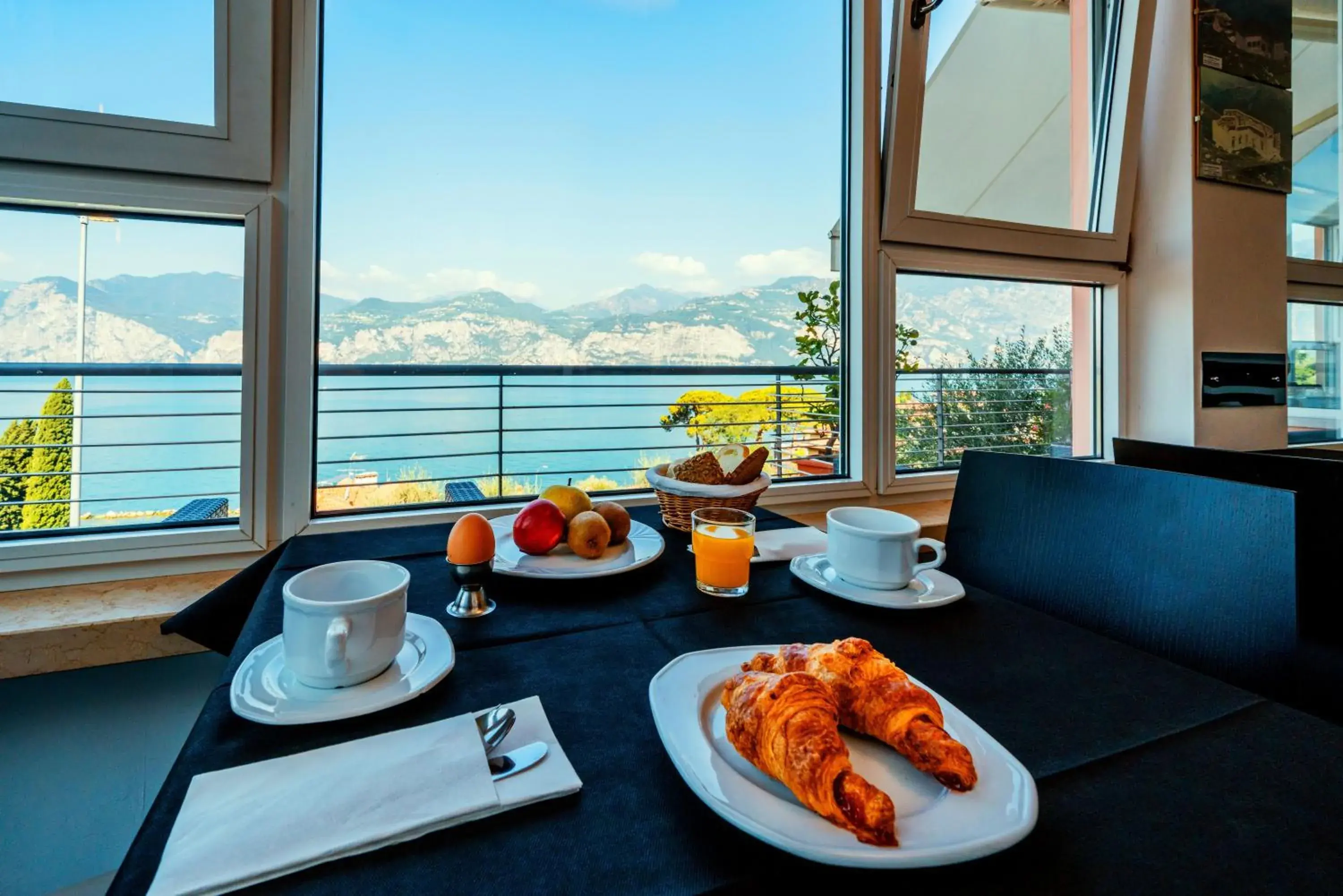 Breakfast in Hotel Antonella