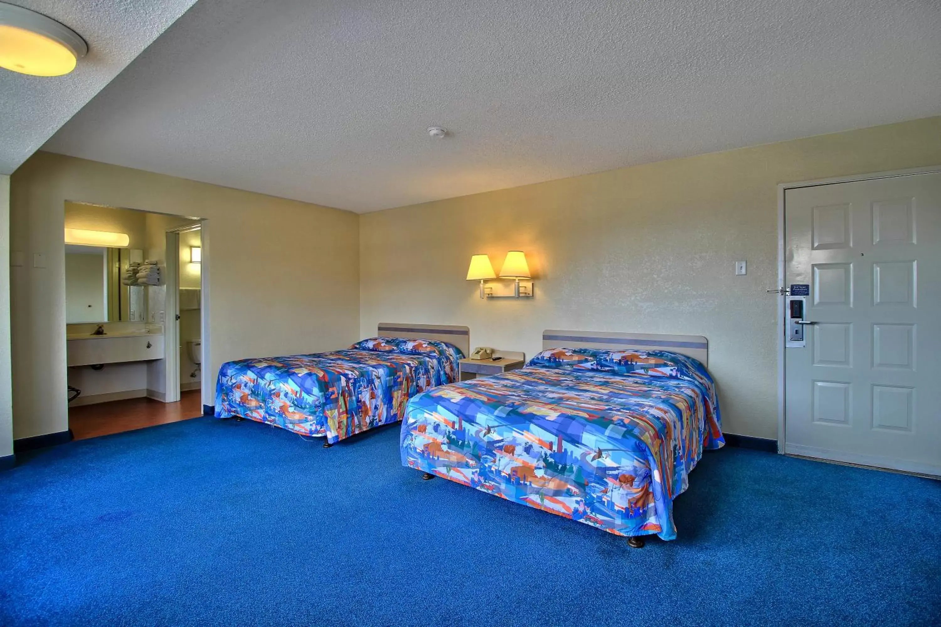 Photo of the whole room, Bed in Motel 6-Yuma, AZ - East