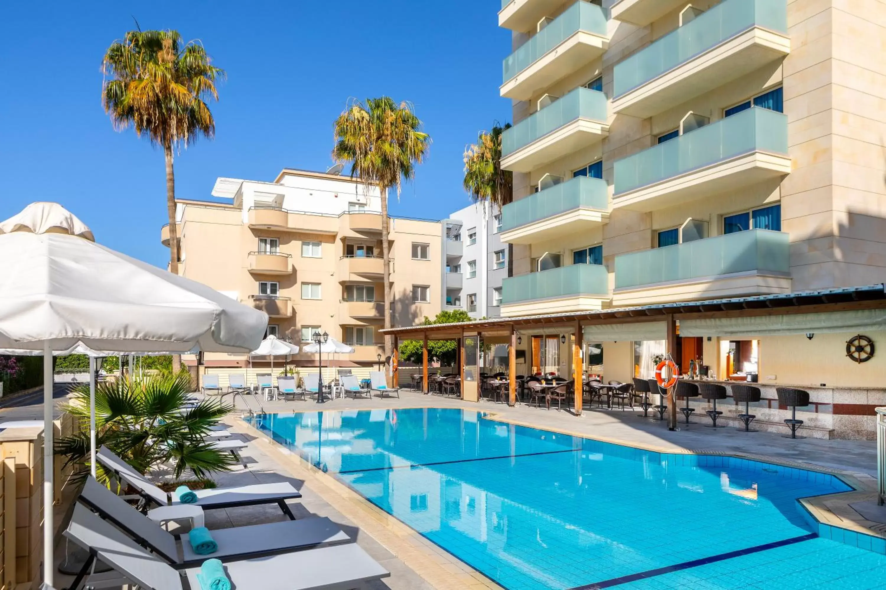 Swimming Pool in Kapetanios Limassol Hotel