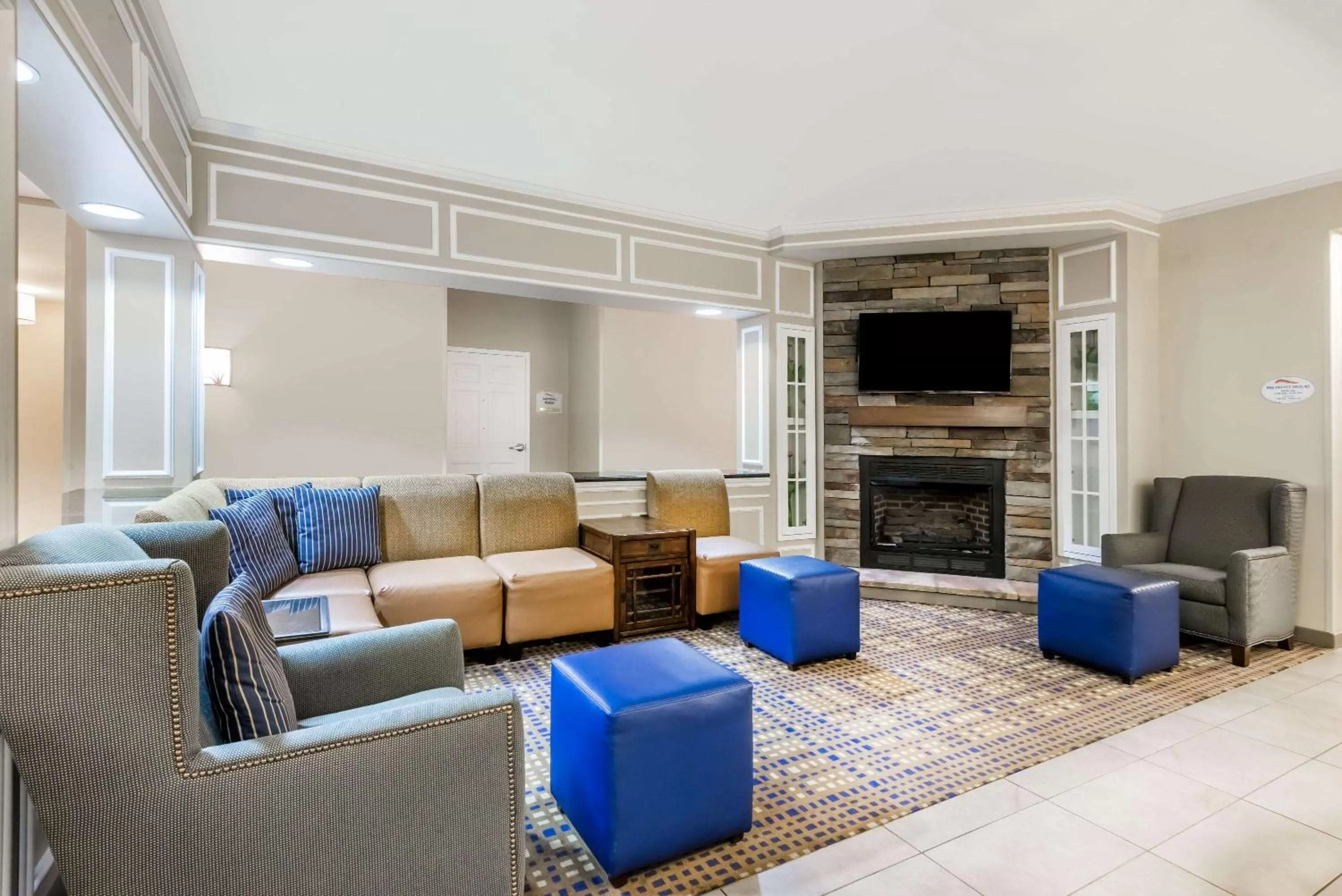 Lobby or reception in Baymont by Wyndham Erie