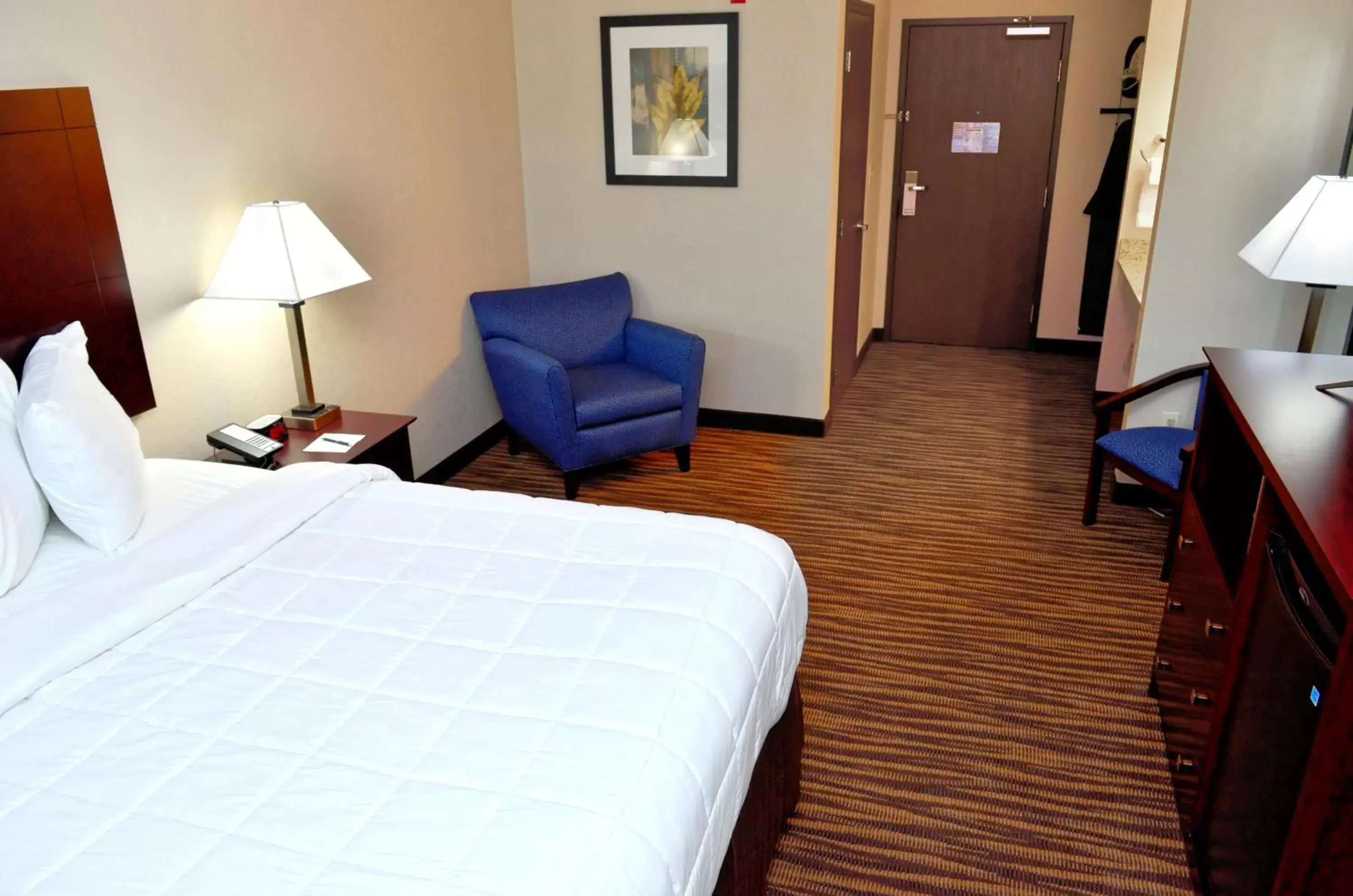 Bedroom, Bed in Cobblestone Inn & Suites - Monticello