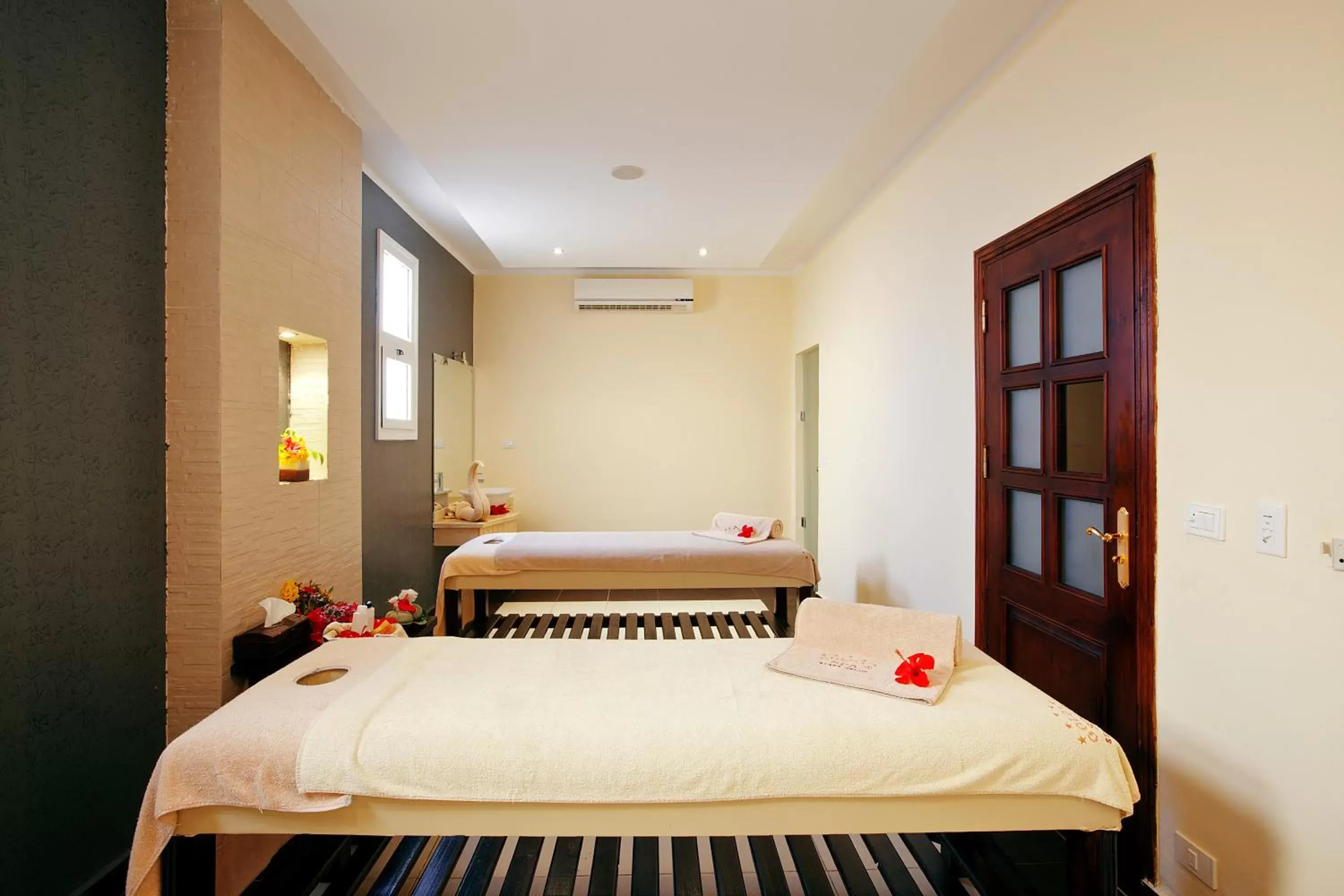 Massage, Bed in Golden Beach Resort