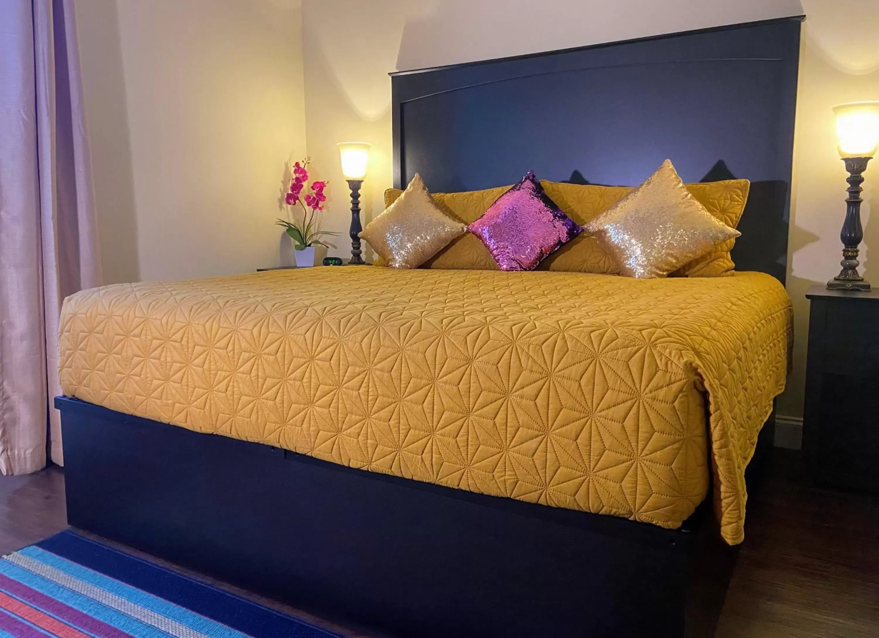 Bedroom, Bed in 30-A Inn & Suites
