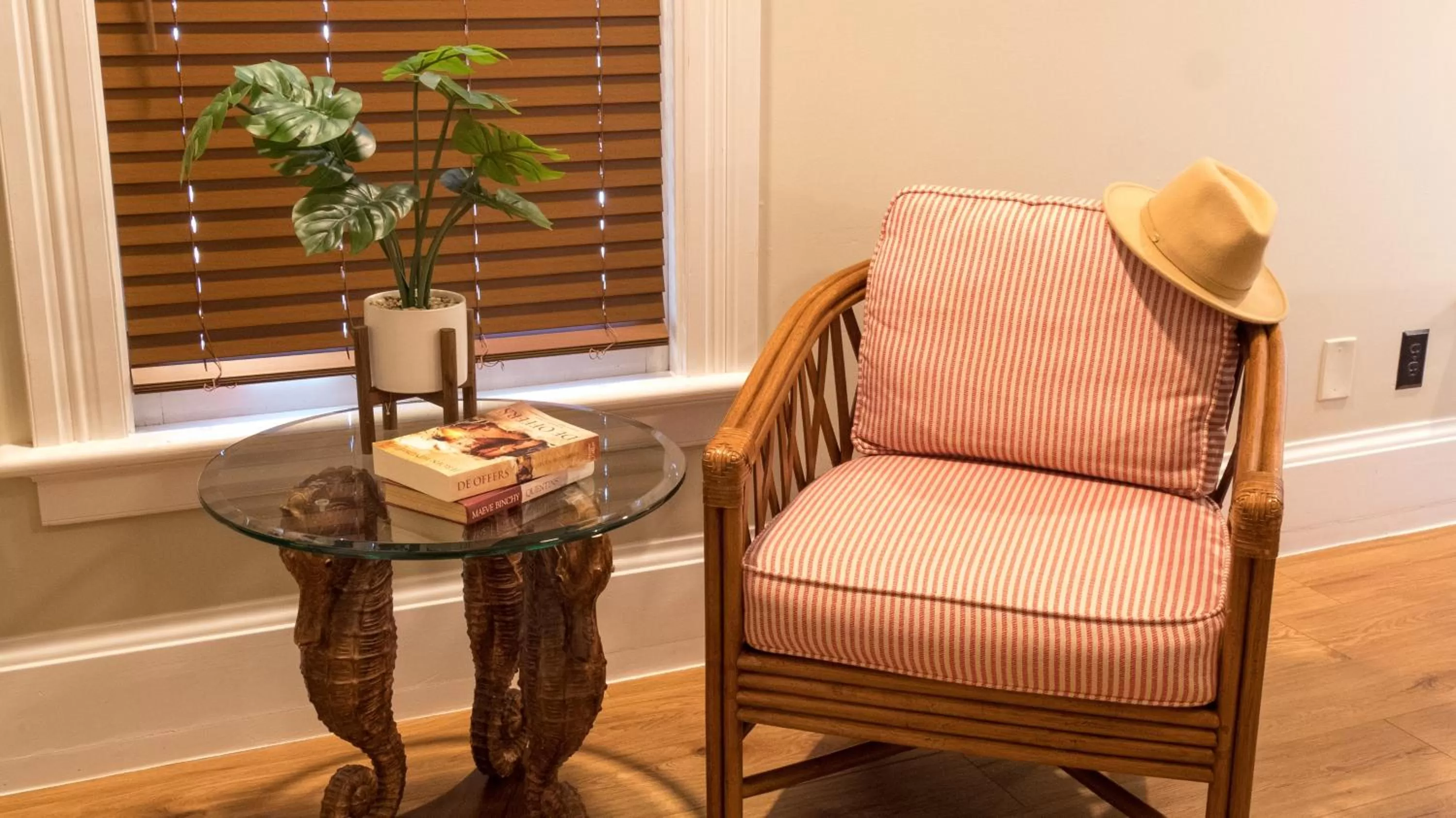 Seating Area in La Pensione Inn - Adult Exclusive