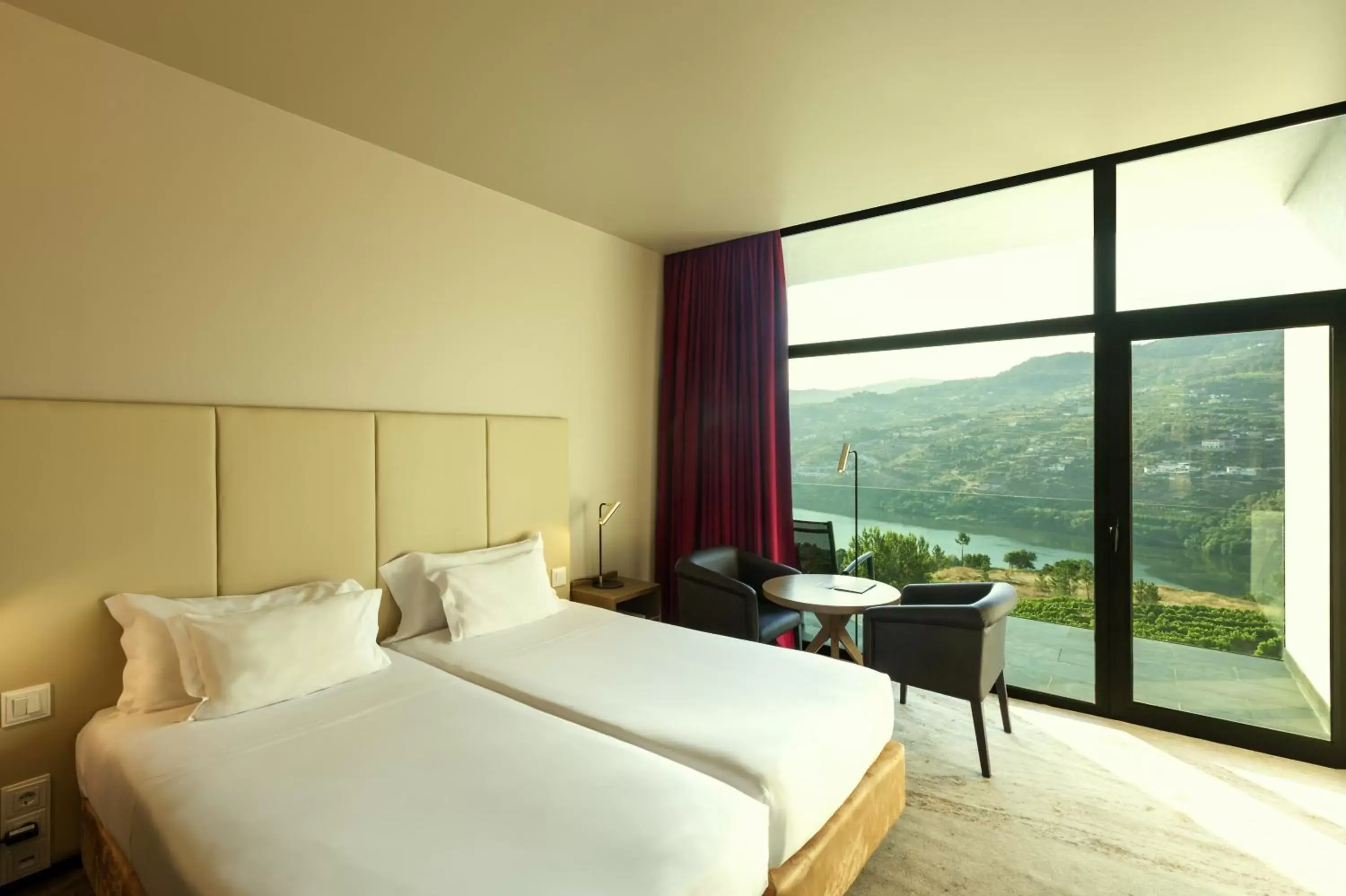 Bedroom, Bed in Douro Palace Hotel Resort & SPA