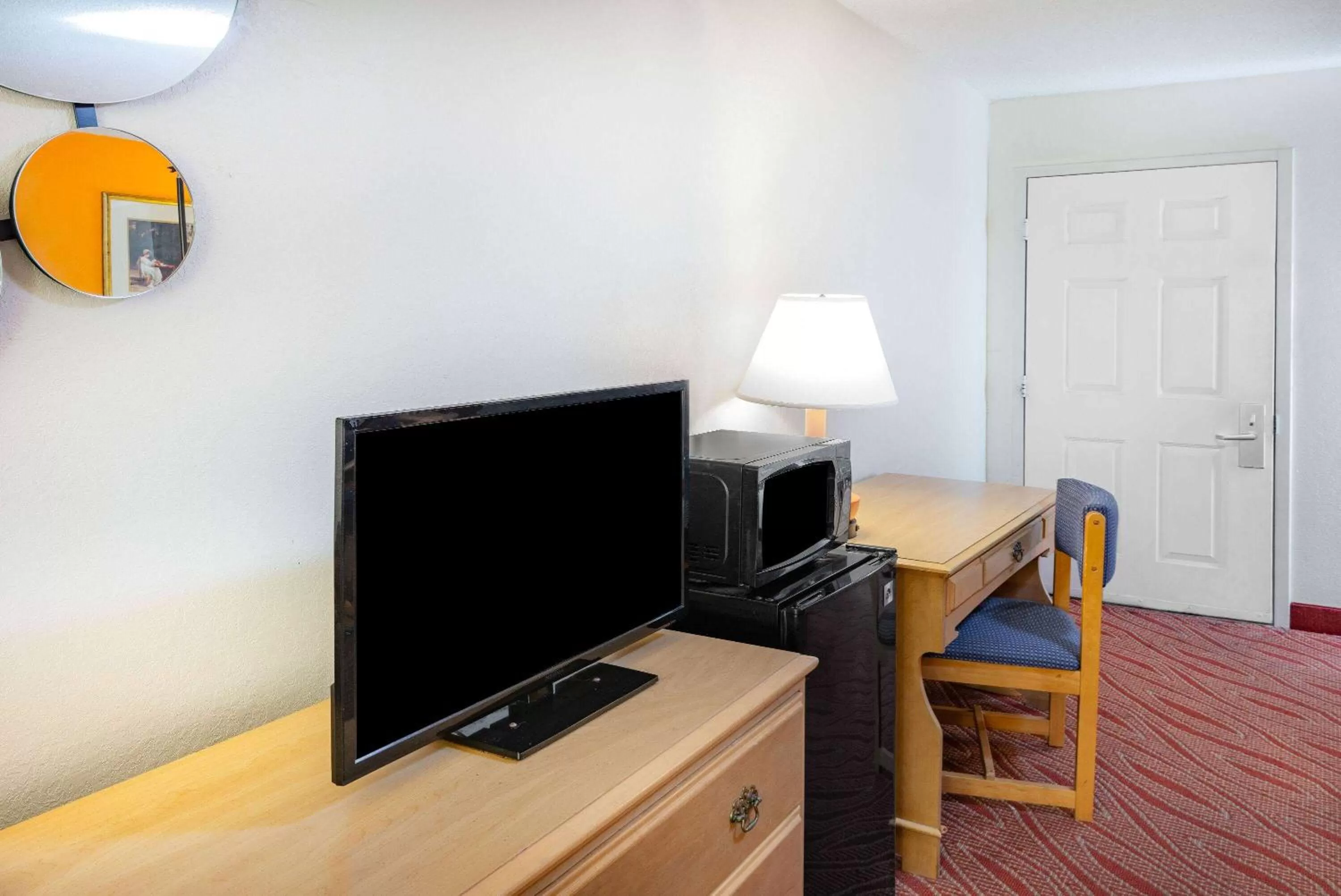 Other in Howard Johnson by Wyndham Staunton