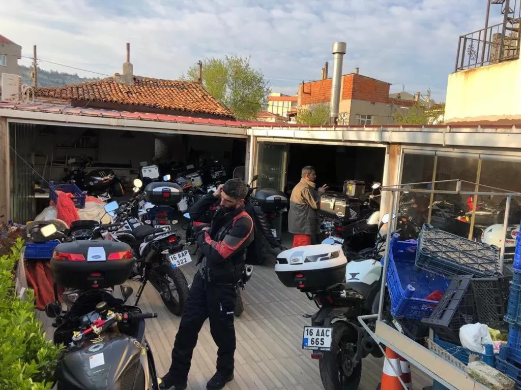 Parking in Hotel Crowded House