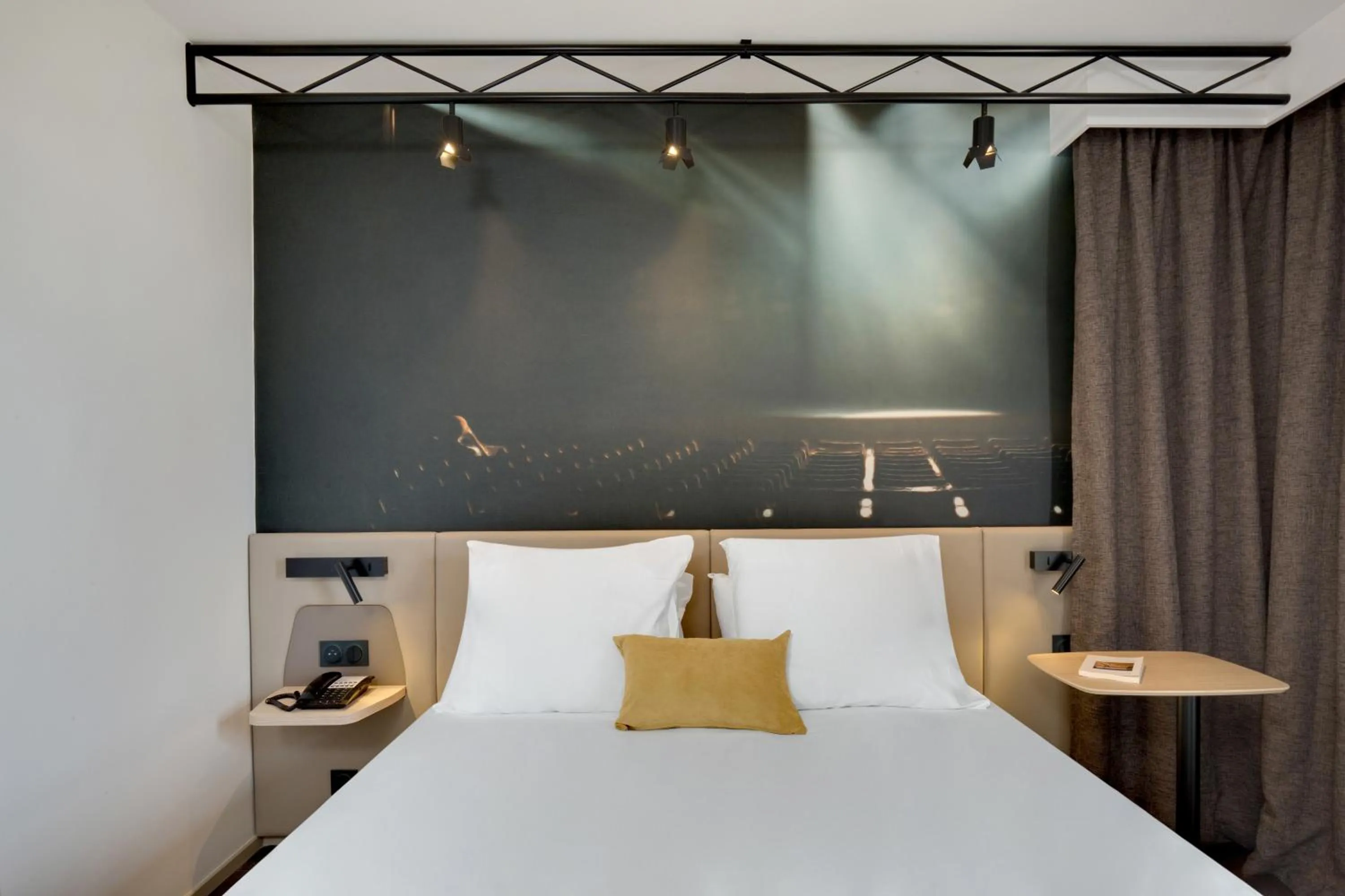 Bed in Mercure Montpellier Centre Comédie