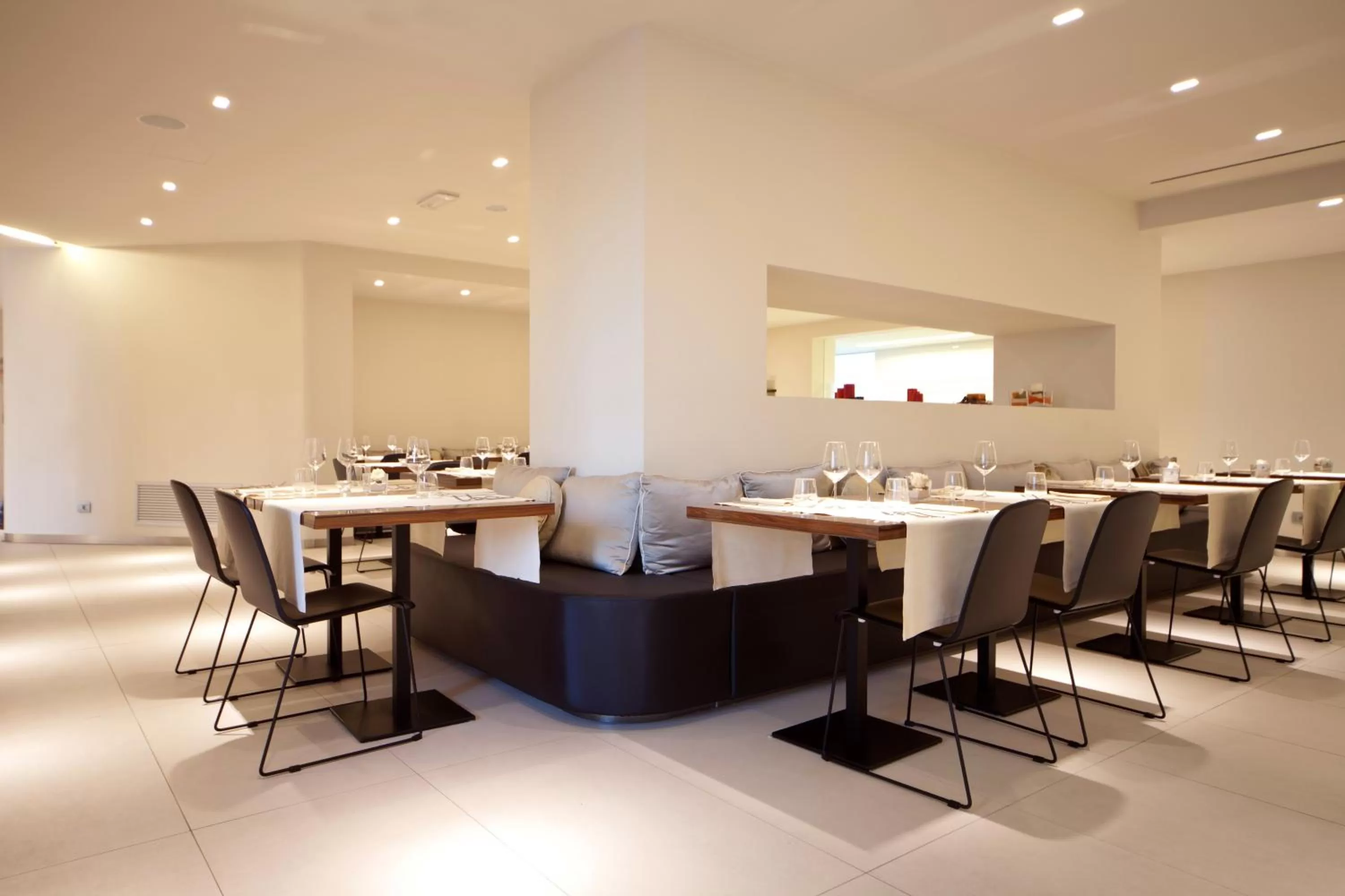 Restaurant/places to eat in Albergo Dei Laghi