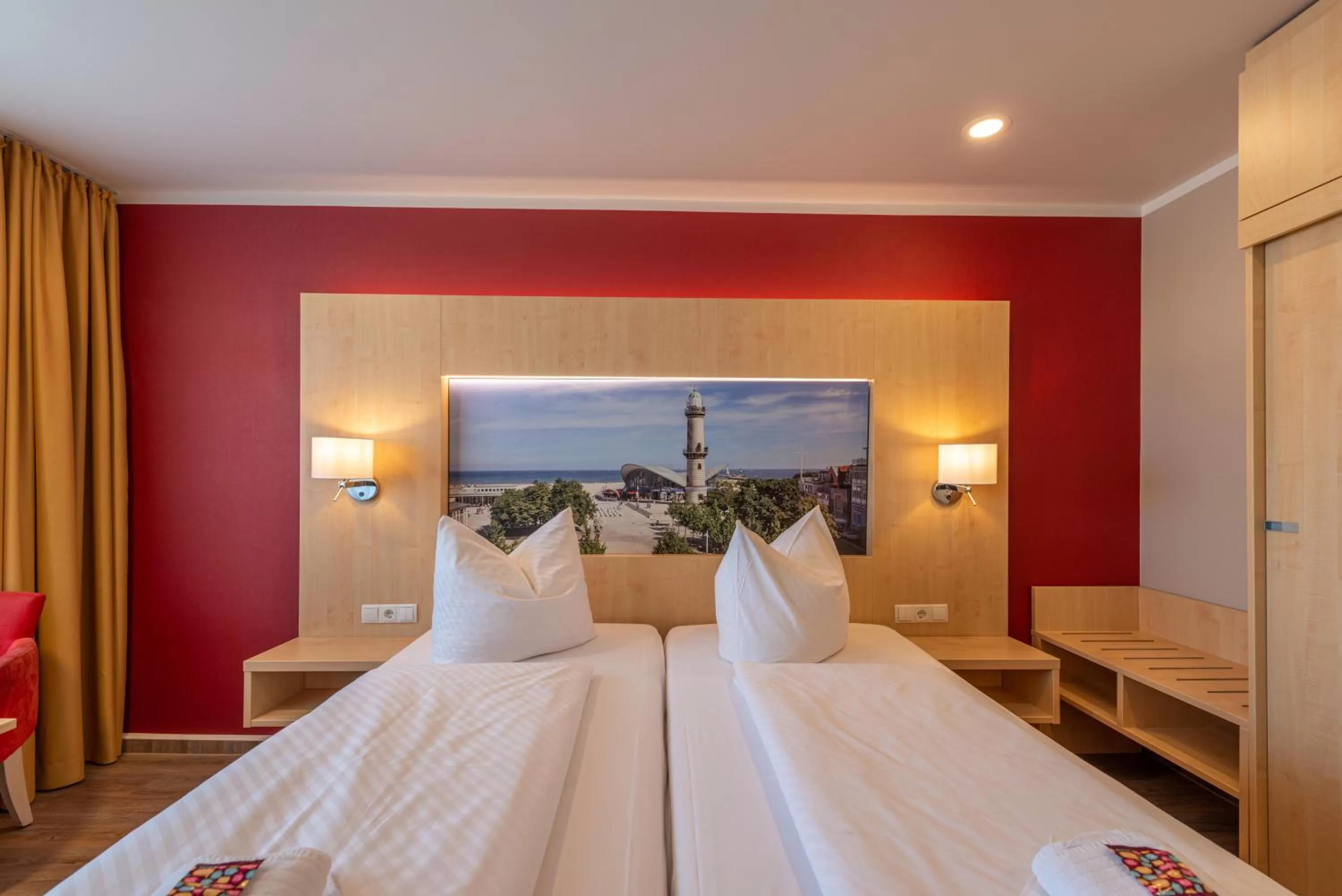 Photo of the whole room, Bed in Hotel an der Stadthalle Rostock