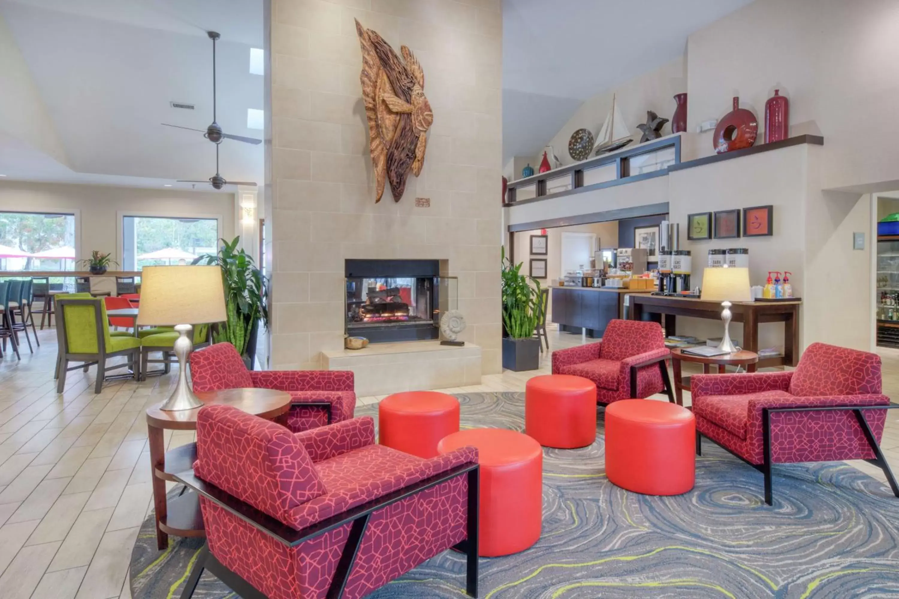 Lobby or reception, Lounge/Bar in Hampton Inn & Suites Wilmington/Wrightsville Beach