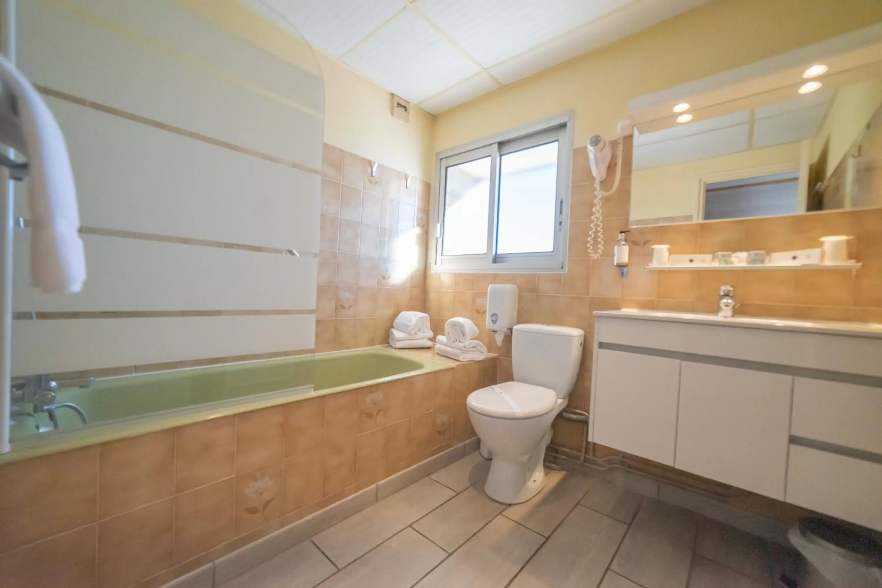 Bathroom in Hotel des Pyrénées