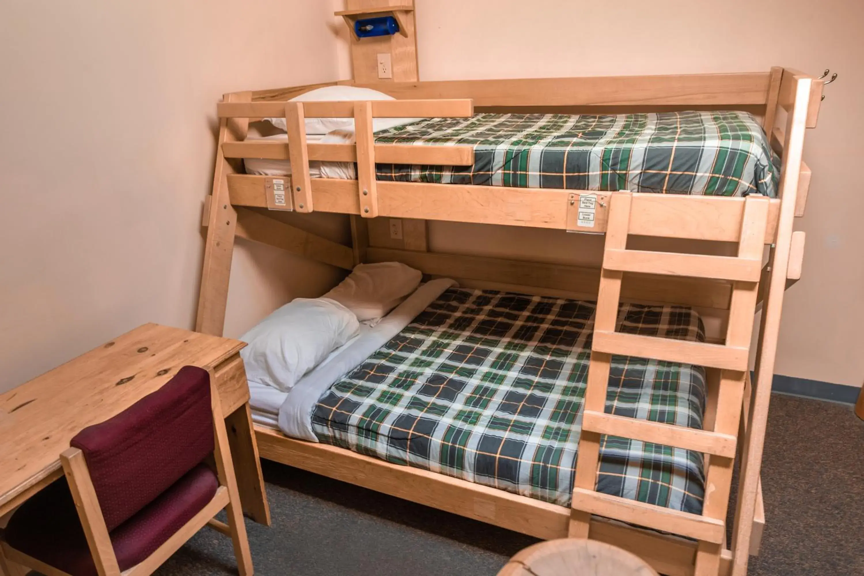 Bunk Bed in HI Banff Alpine Centre - Hostel