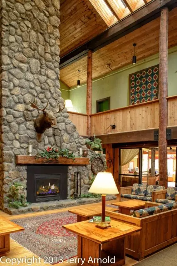 Decorative detail, Kitchen/Kitchenette in Snowy Owl Inn