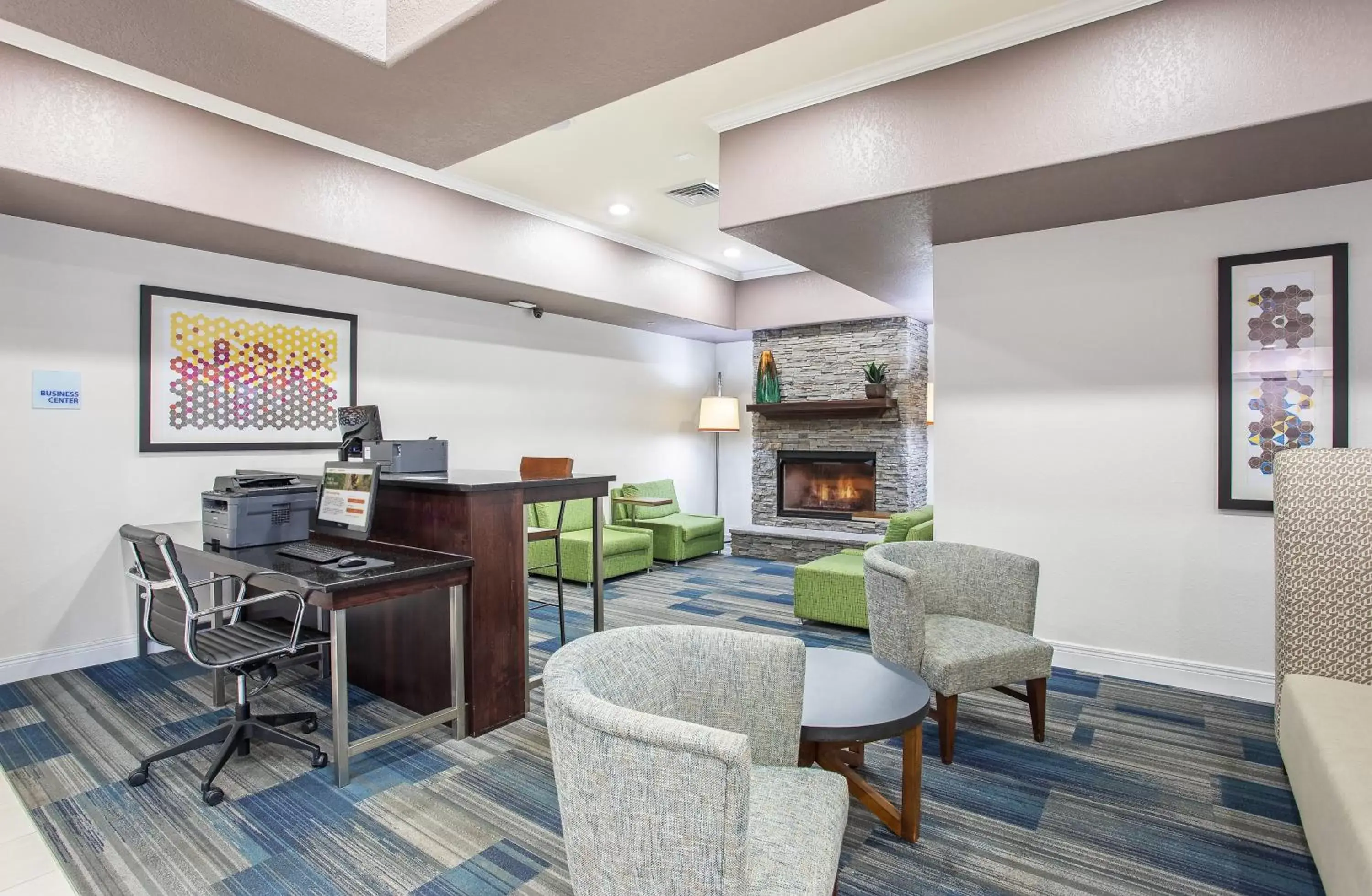 Property building, Seating Area in Holiday Inn Express Hotel & Suites Glasgow, an IHG Hotel