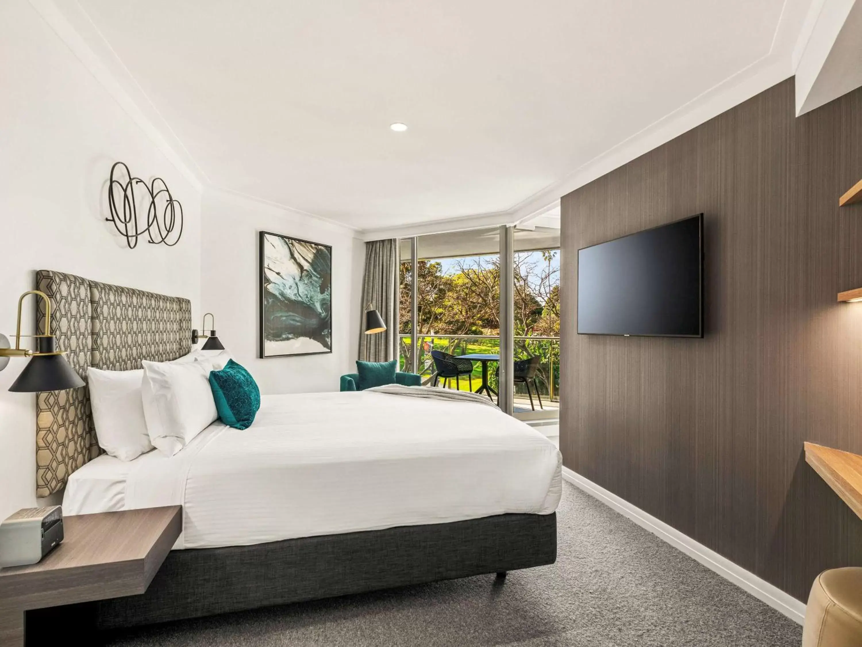 Photo of the whole room, Bed in Pullman Quay Grand Sydney Harbour