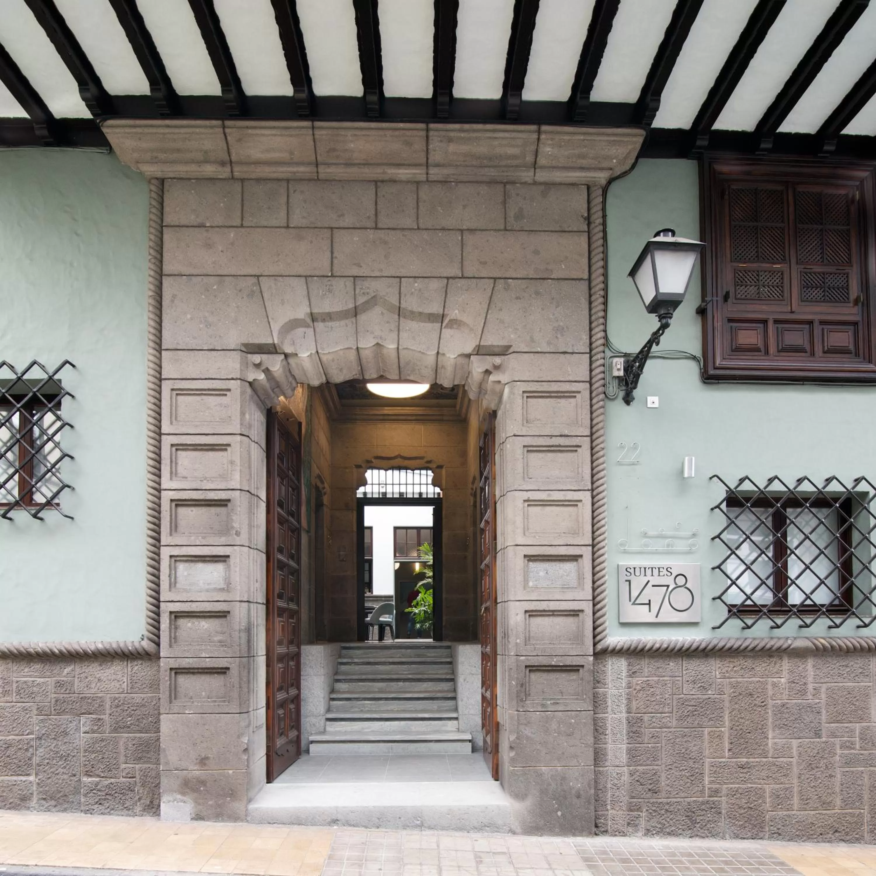 Facade/entrance in Suites 1478