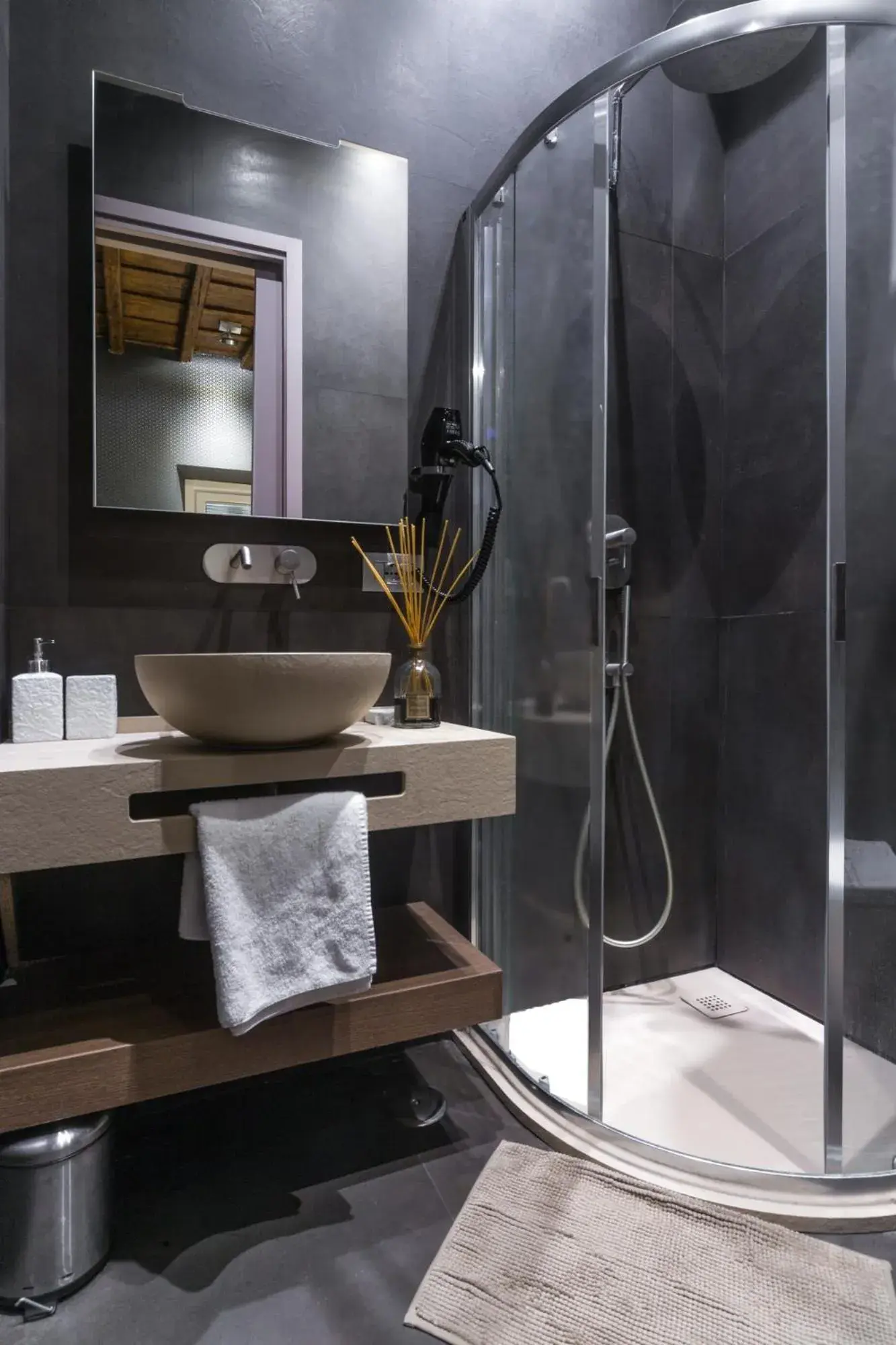 Bathroom in Piazza di Spagna Luxury Apartment