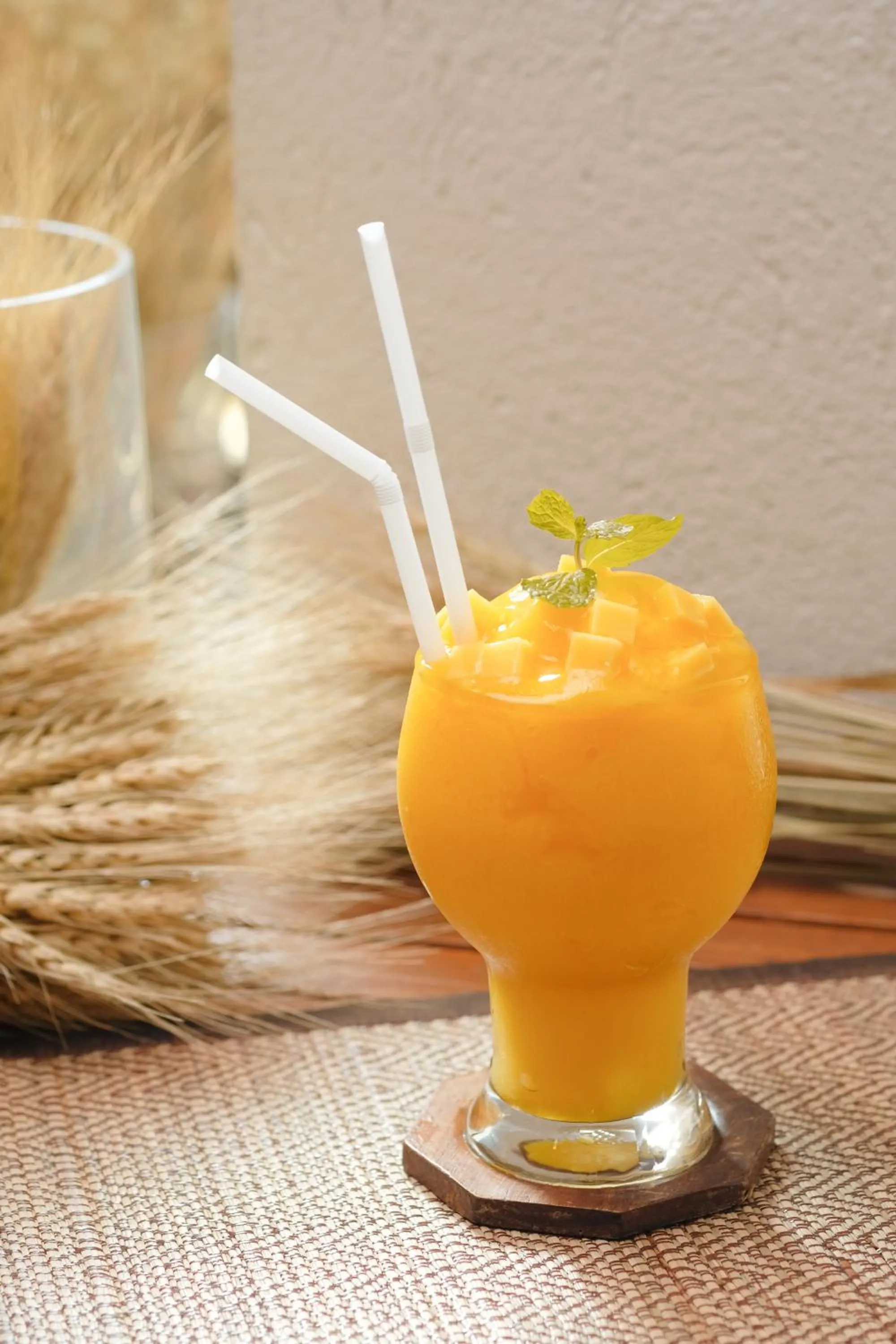 Drinks in Tapae Gate Villa