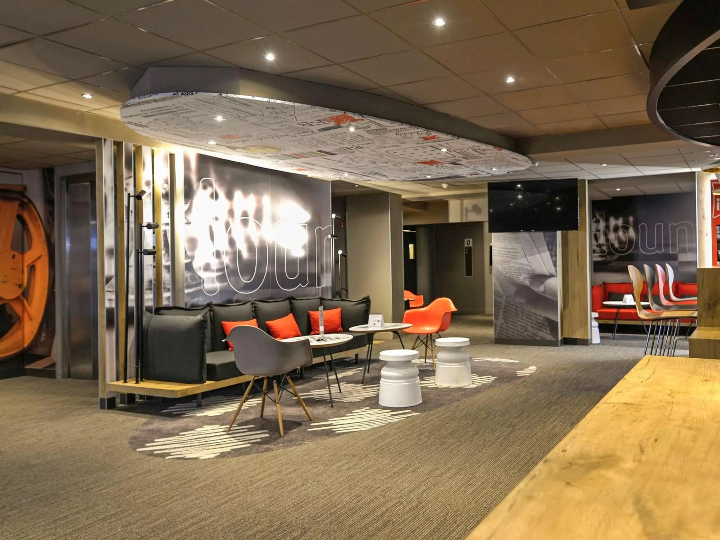 Property building in ibis Château de Fontainebleau Property building in ibis Château de Fontainebleau