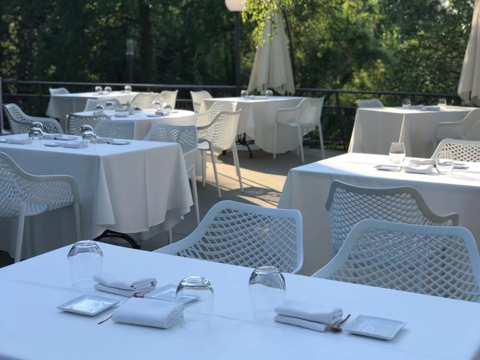 Restaurant/places to eat in The Seven Hotel