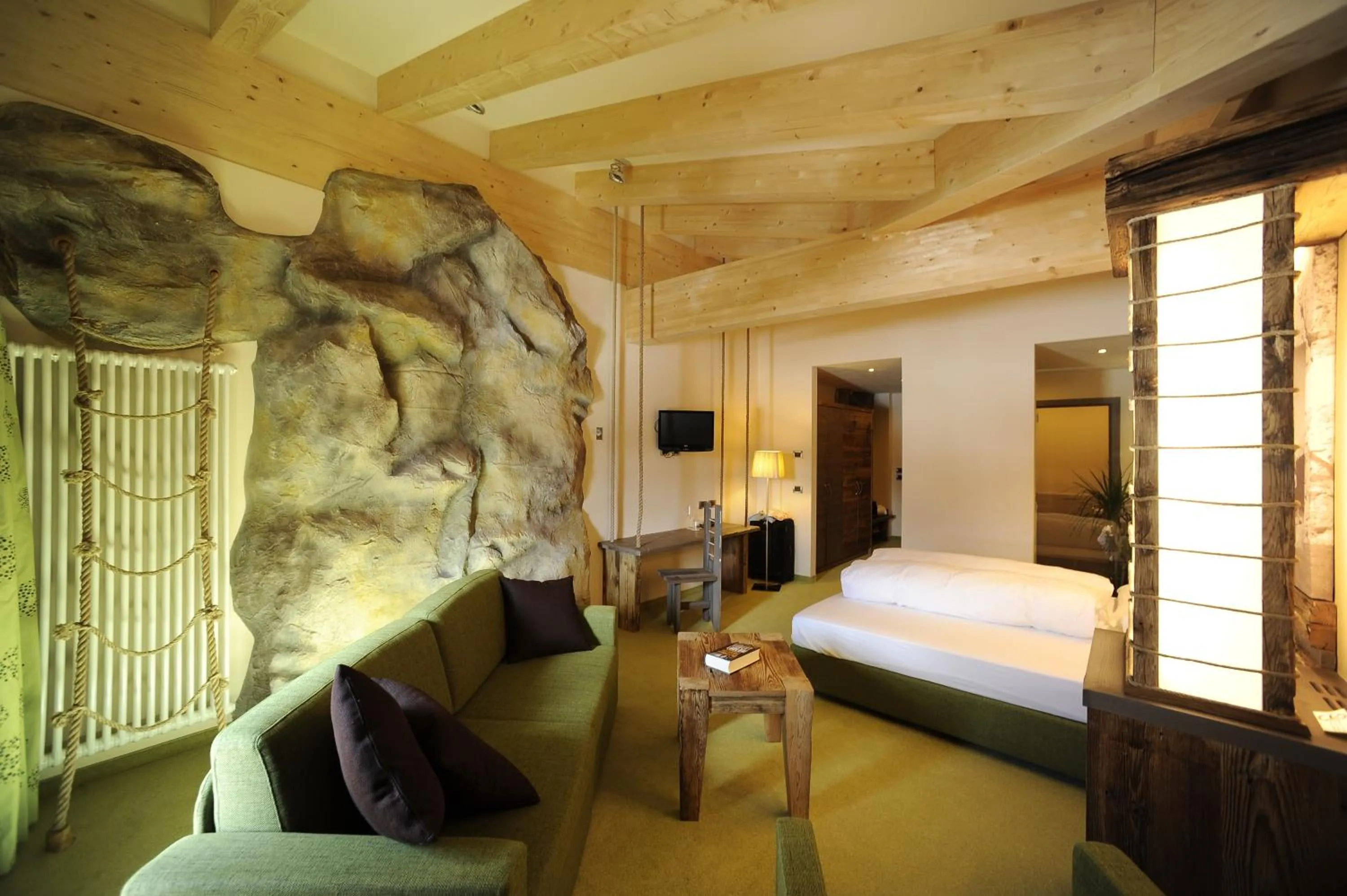 Decorative detail, Bed in Olympic SPA Hotel - Adults Only