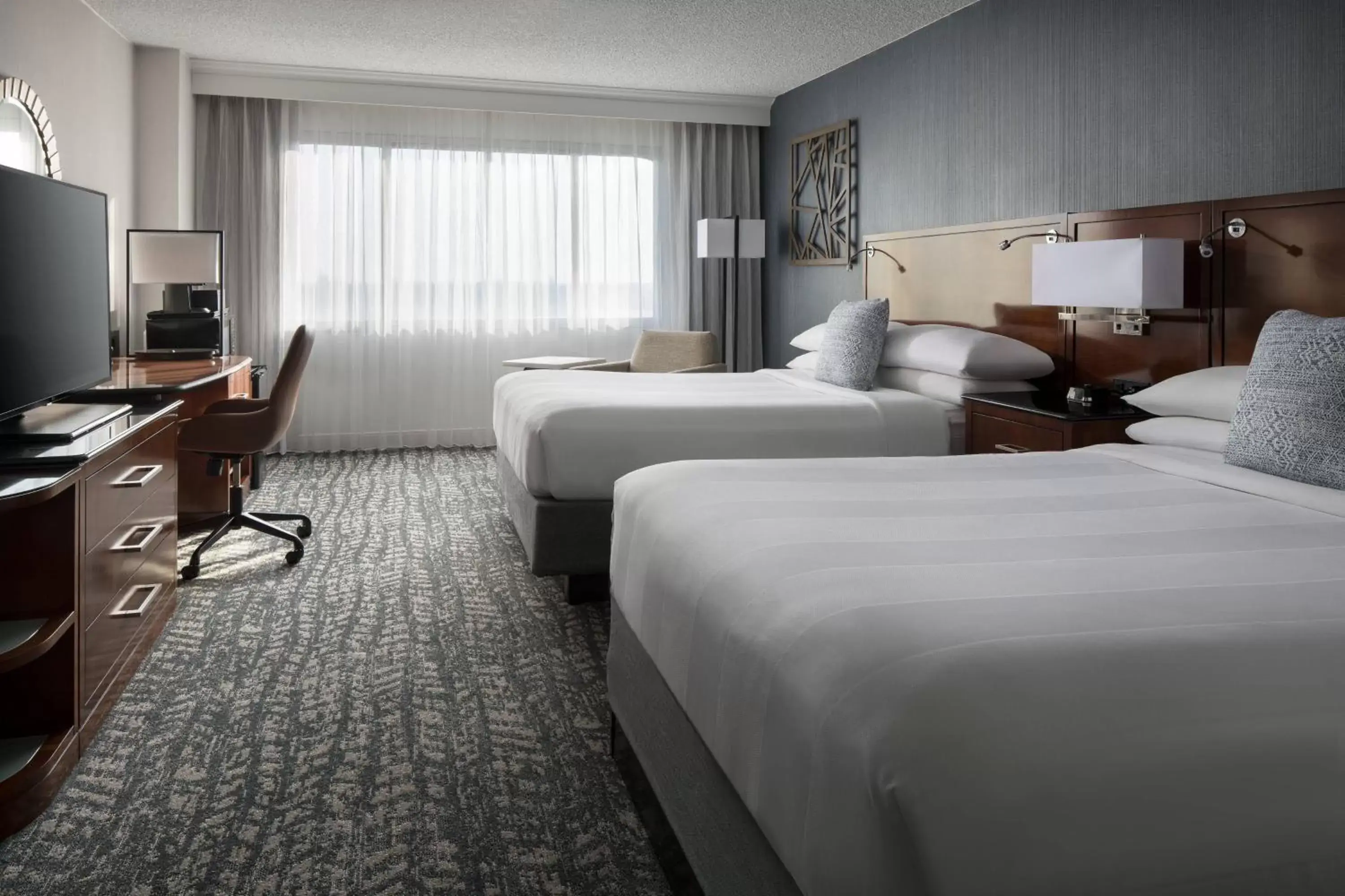 Photo of the whole room, Bed in Bakersfield Marriott at the Convention Center