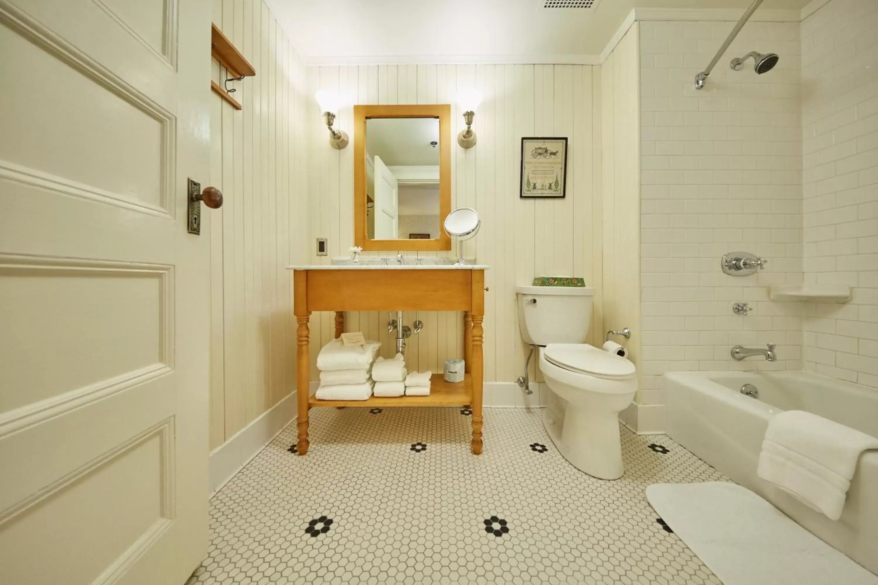 Bathroom in The Red Lion Inn