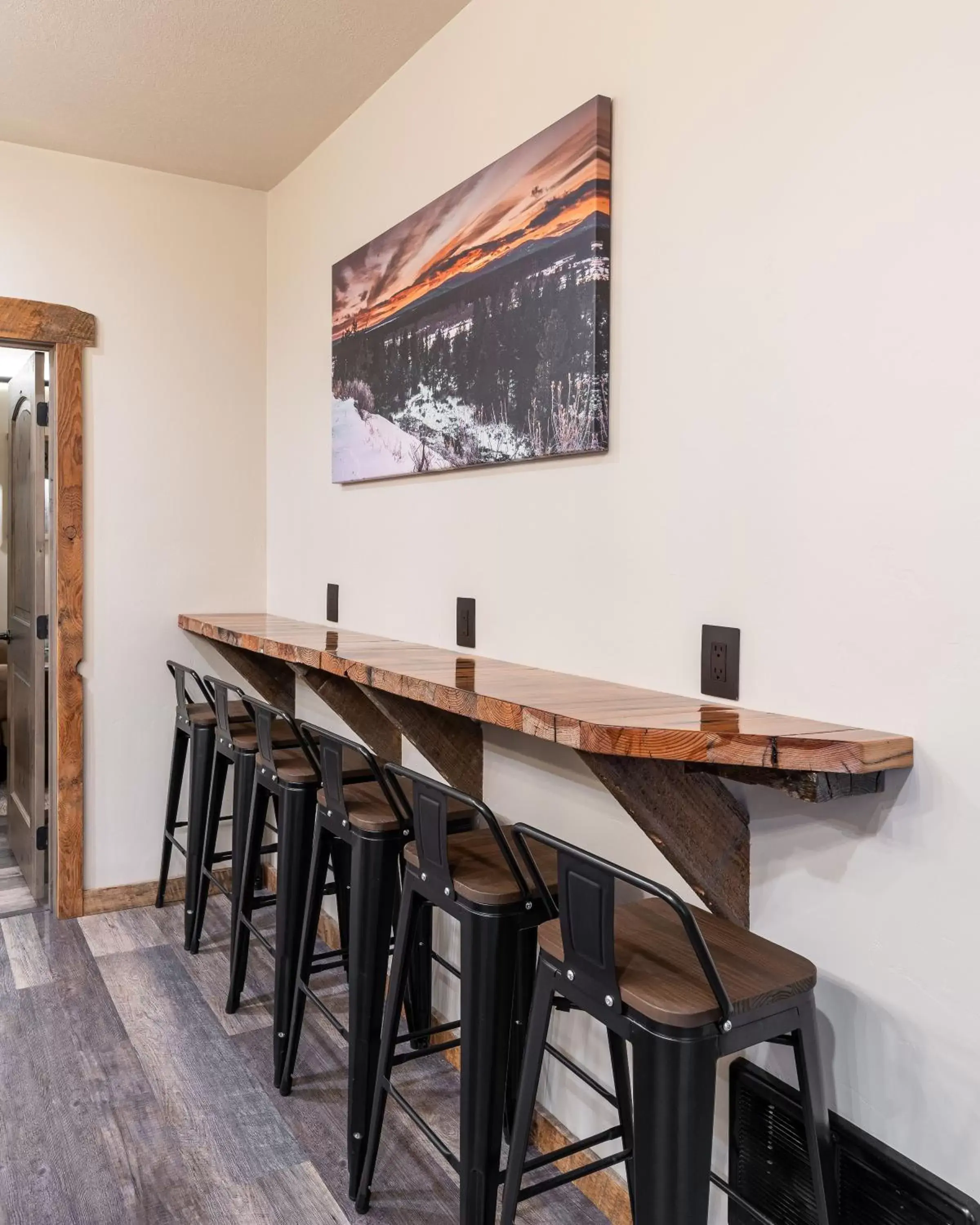 Seating area in The Adventure Inn Yellowstone