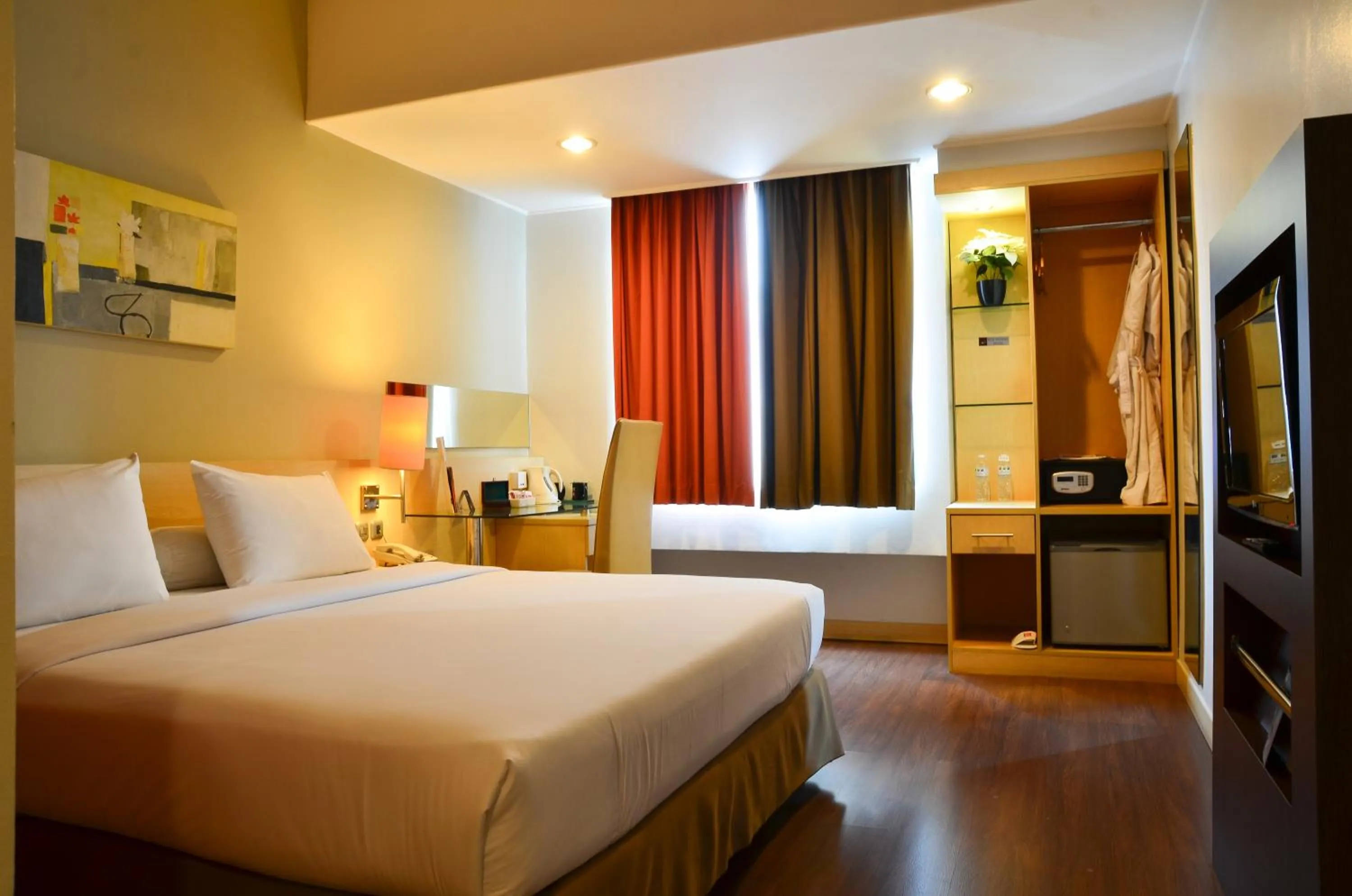 Bedroom, Bed in Ibis Jakarta Arcadia