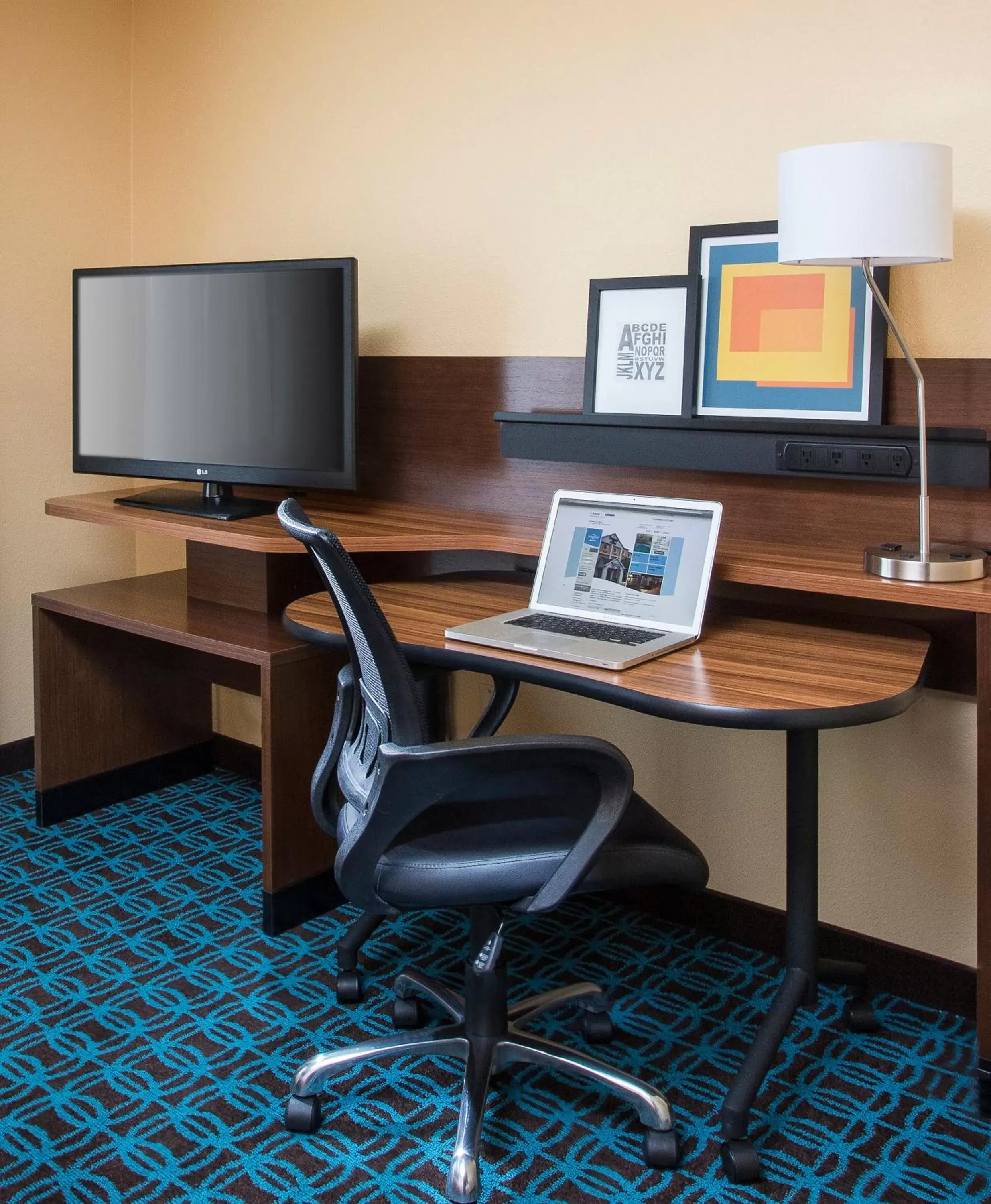 TV and multimedia, Business Area/Conference Room in Fairfield Inn & Suites by Marriott Quincy