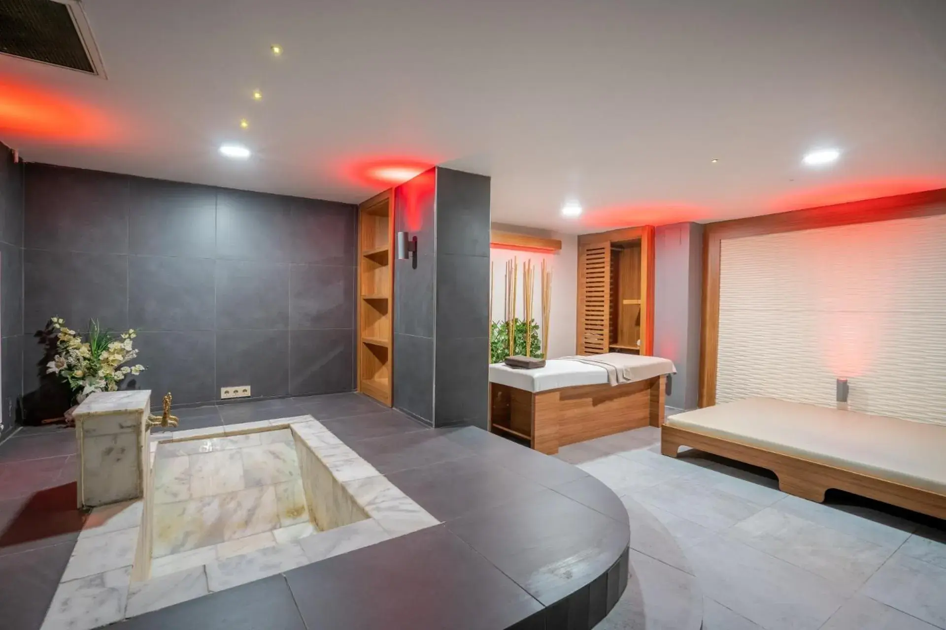 Spa and wellness centre/facilities, Bathroom in Buyuk Velic Hotel