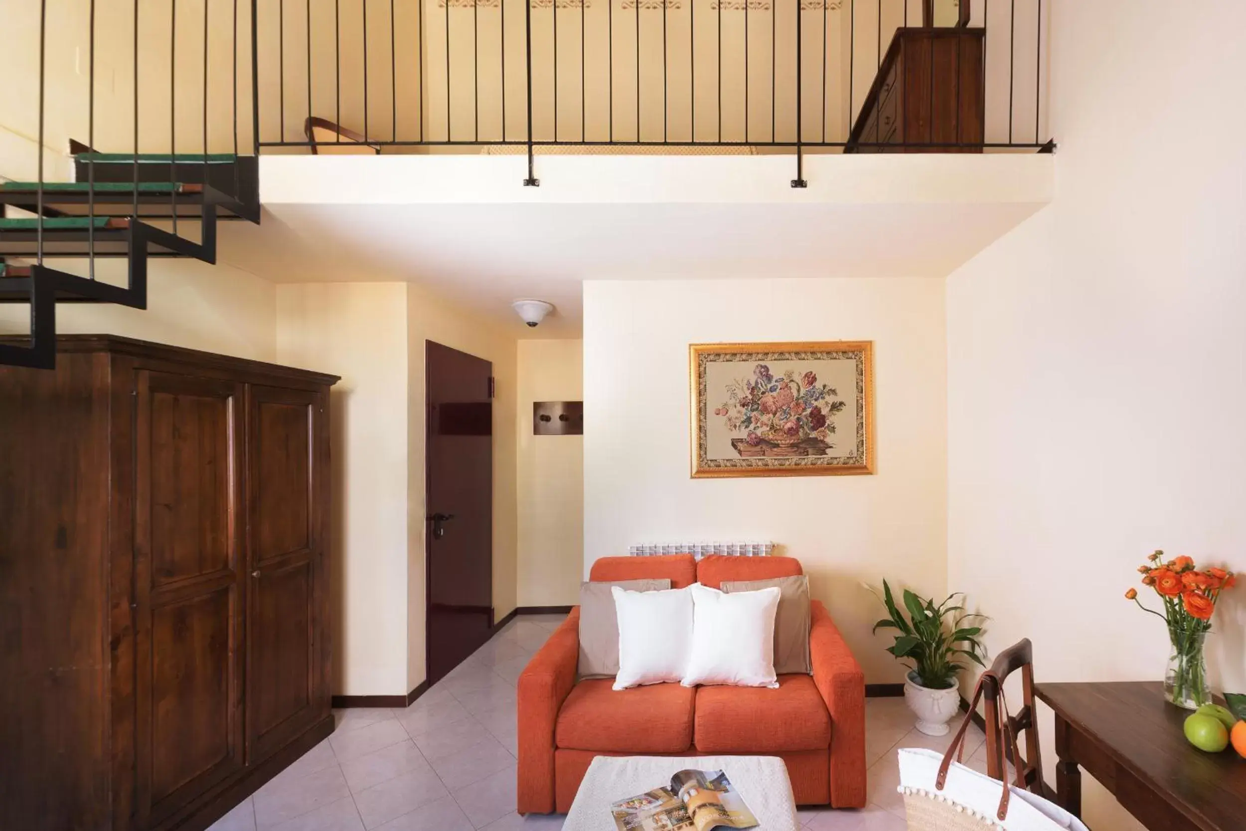 Bedroom, Seating Area in Hotel Dei Capitani