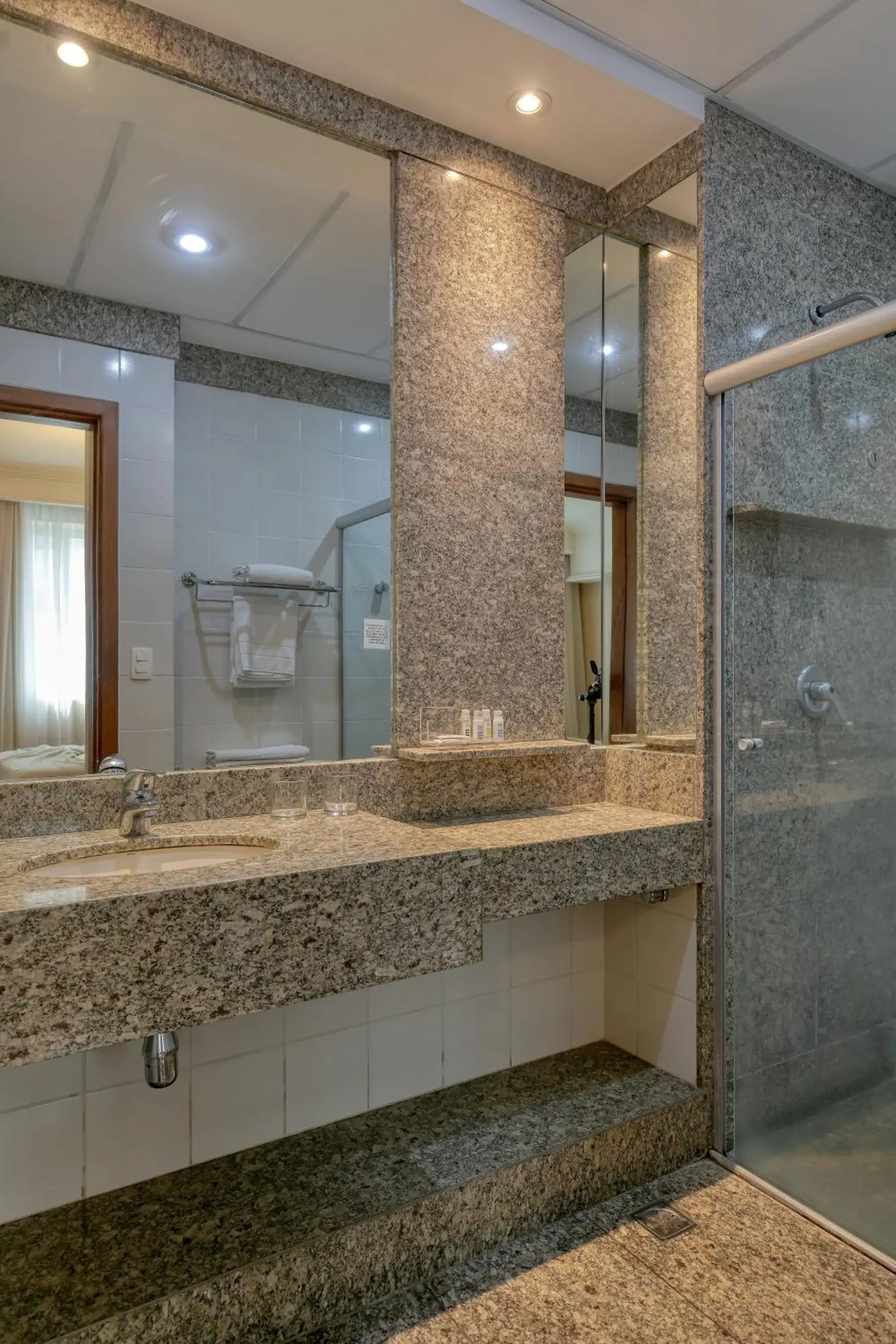 Toilet, Bathroom in Mercure Belo Horizonte Savassi
