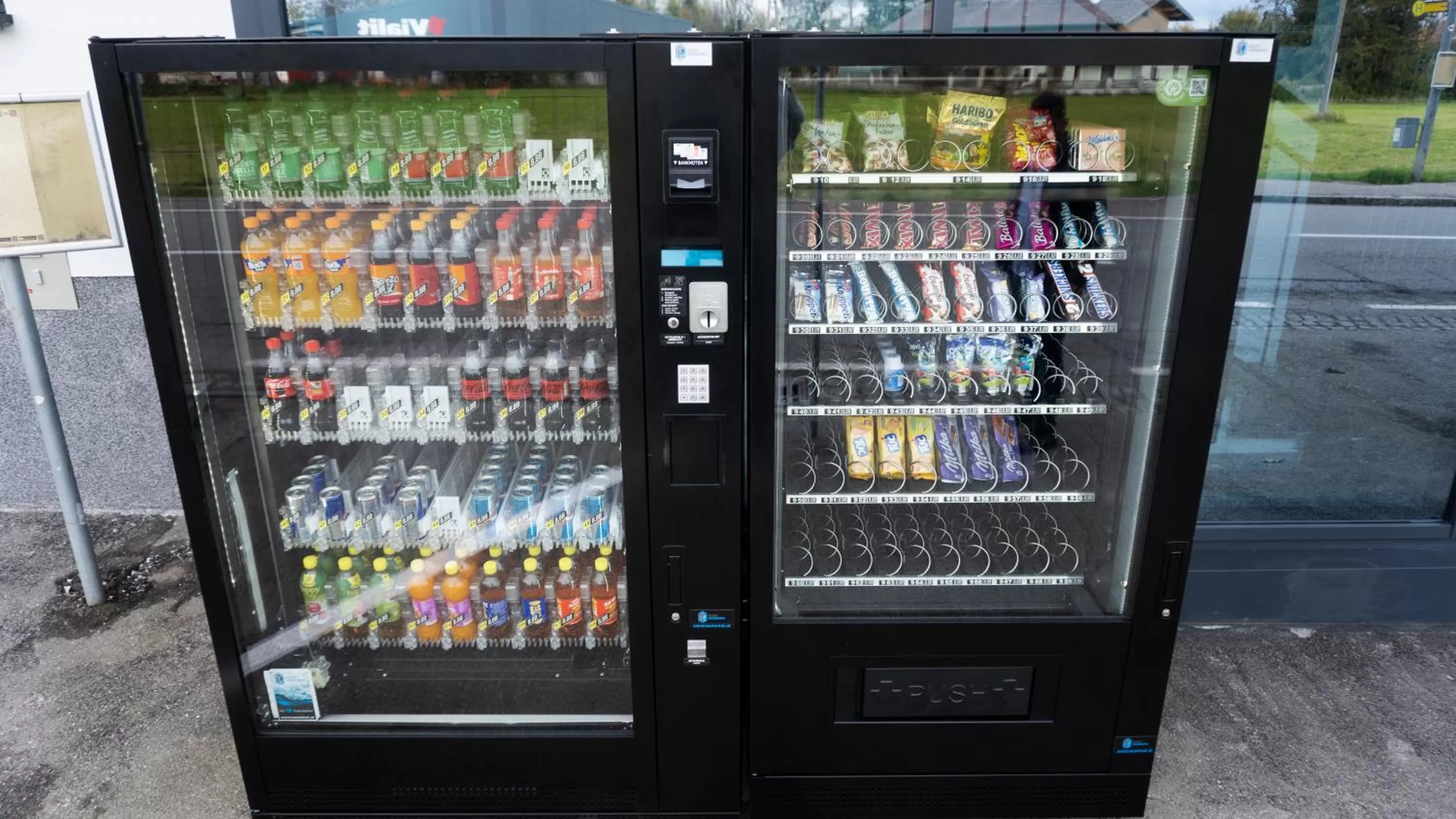 vending machine in PARKHOTEL BRAUNAU - 24 Stunden Self Check-IN