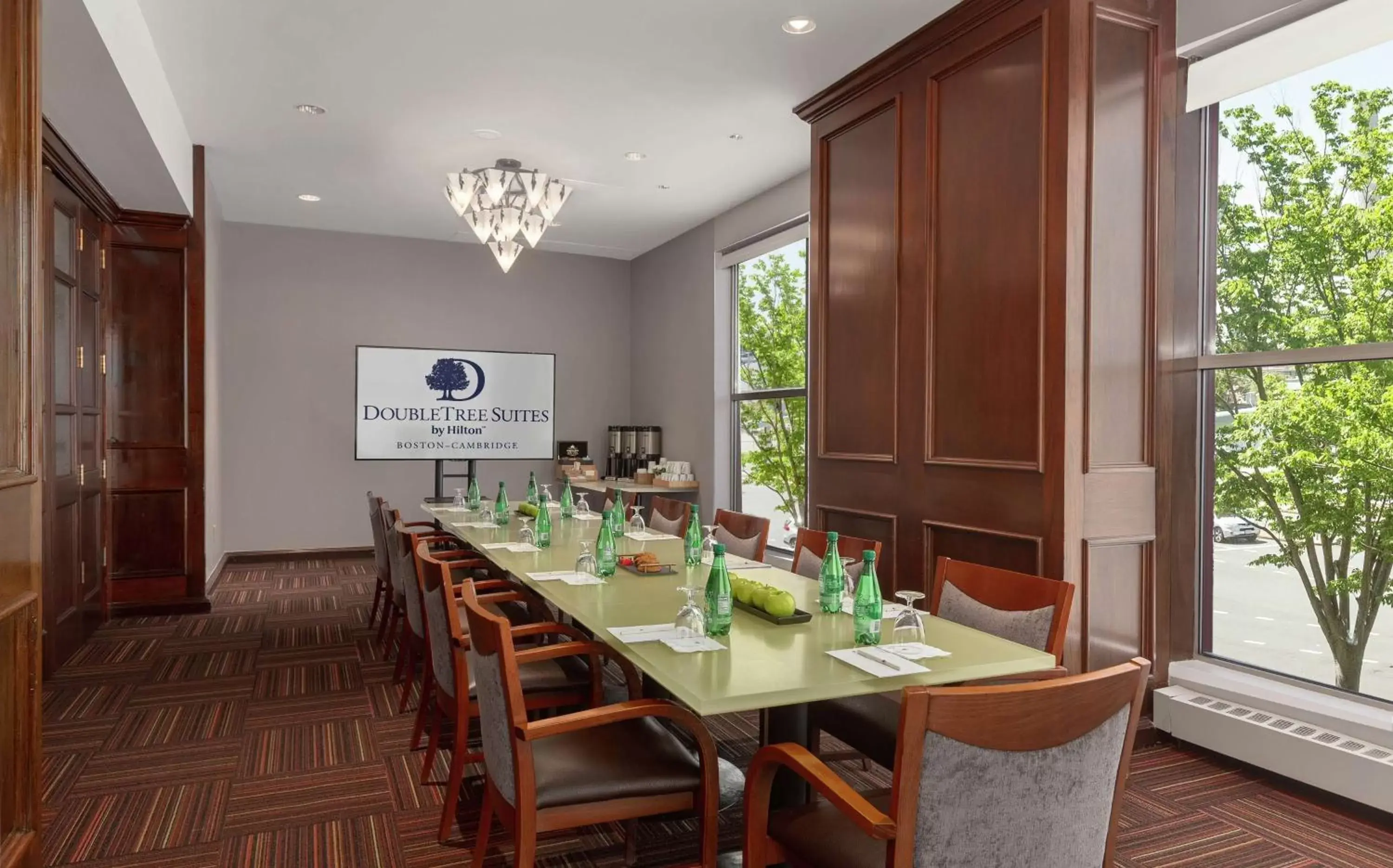 Meeting/conference room in DoubleTree Suites by Hilton Hotel Boston - Cambridge