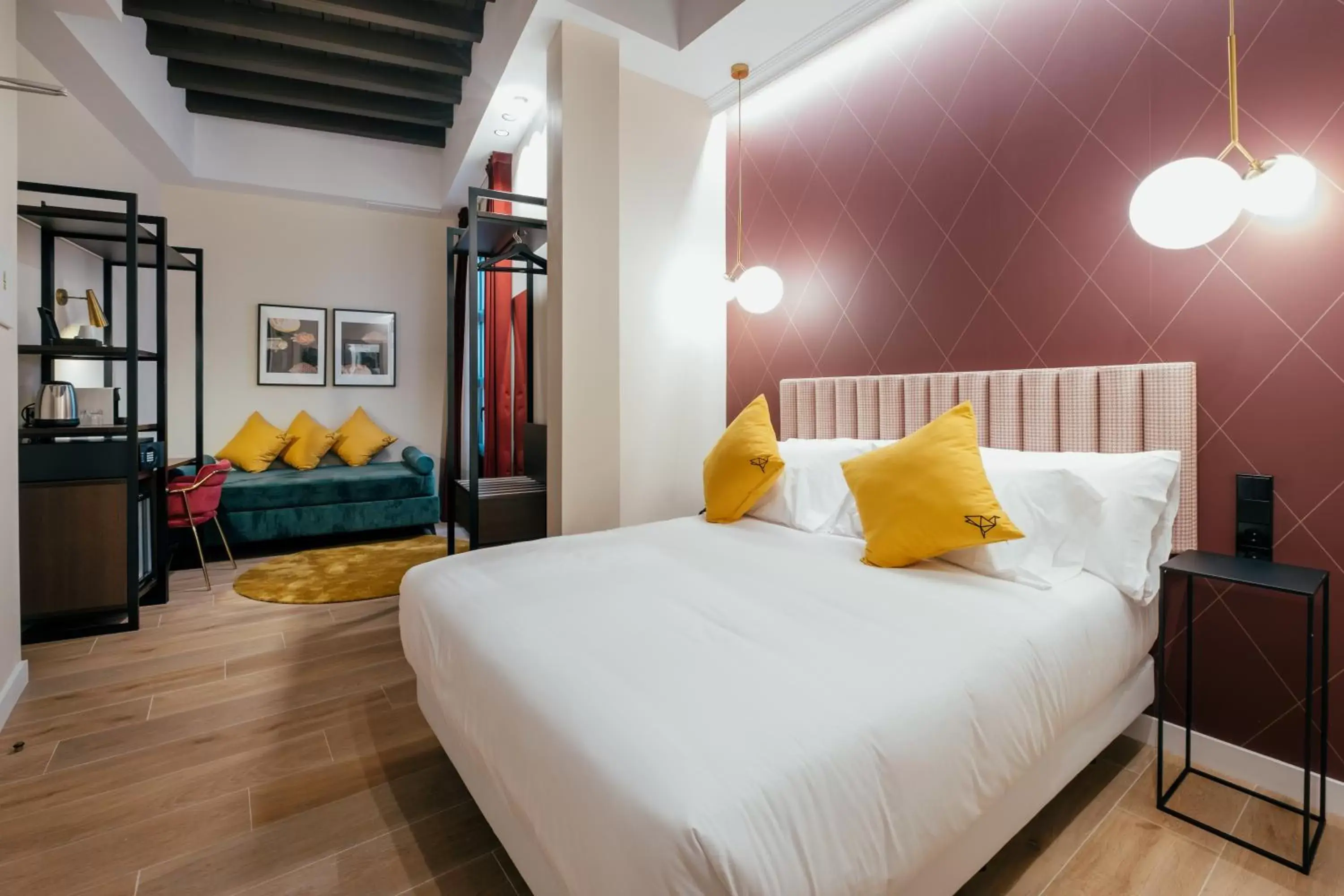 Bed in Hotel Cetina Sevilla