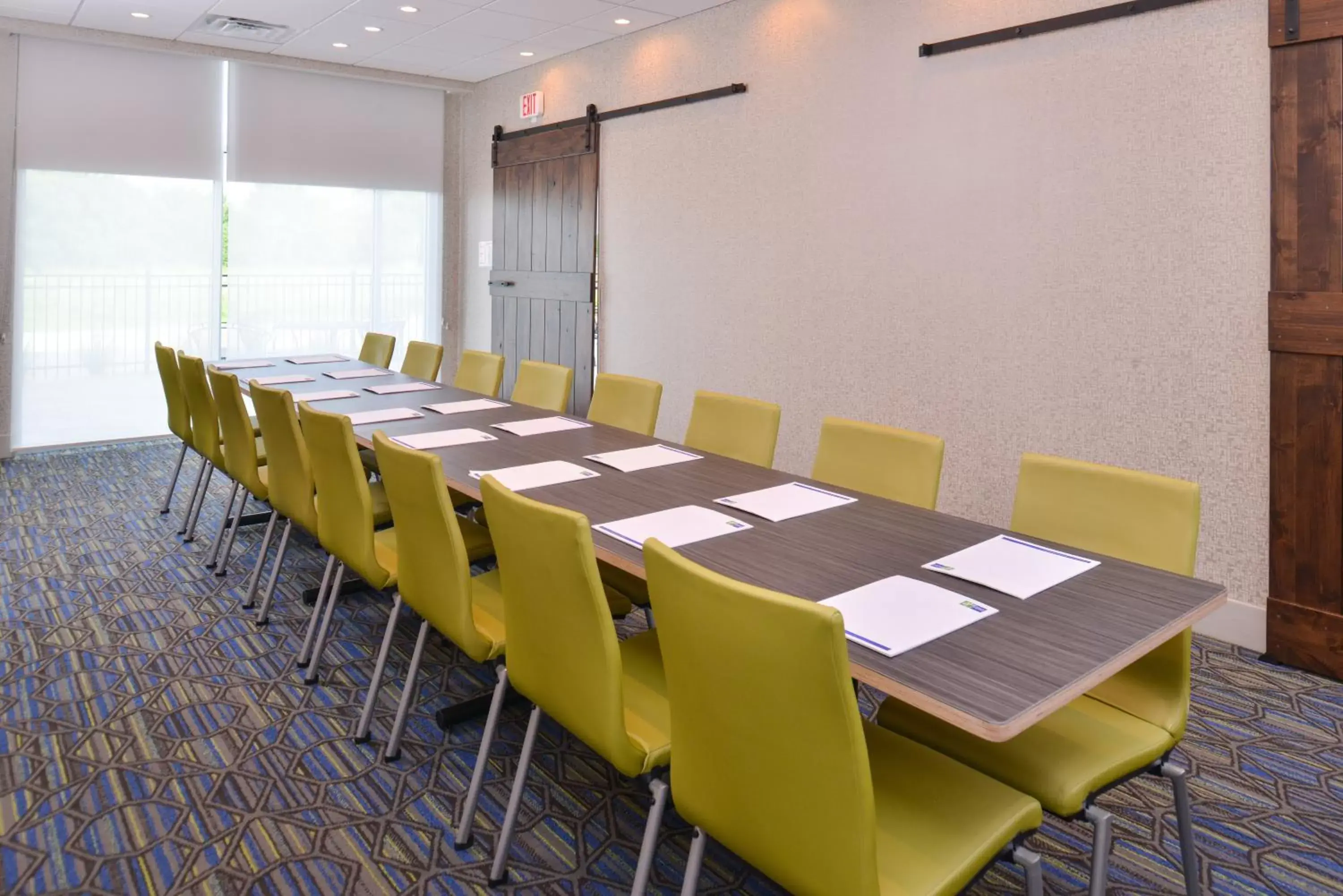 Meeting/conference room in Holiday Inn Express & Suites Omaha Airport, an IHG Hotel