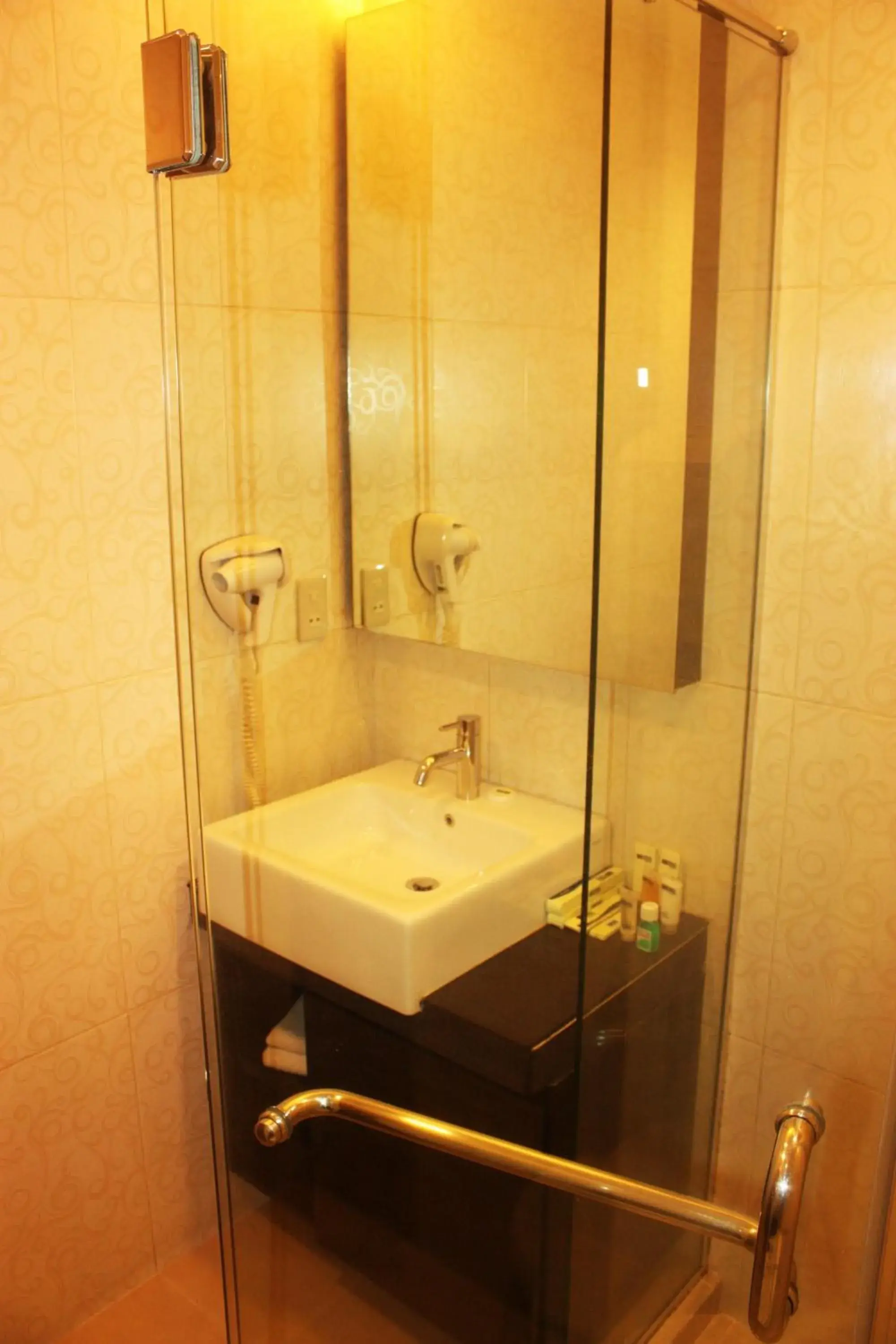 Shower, Bathroom in Travellers Suites Serviced Apartments