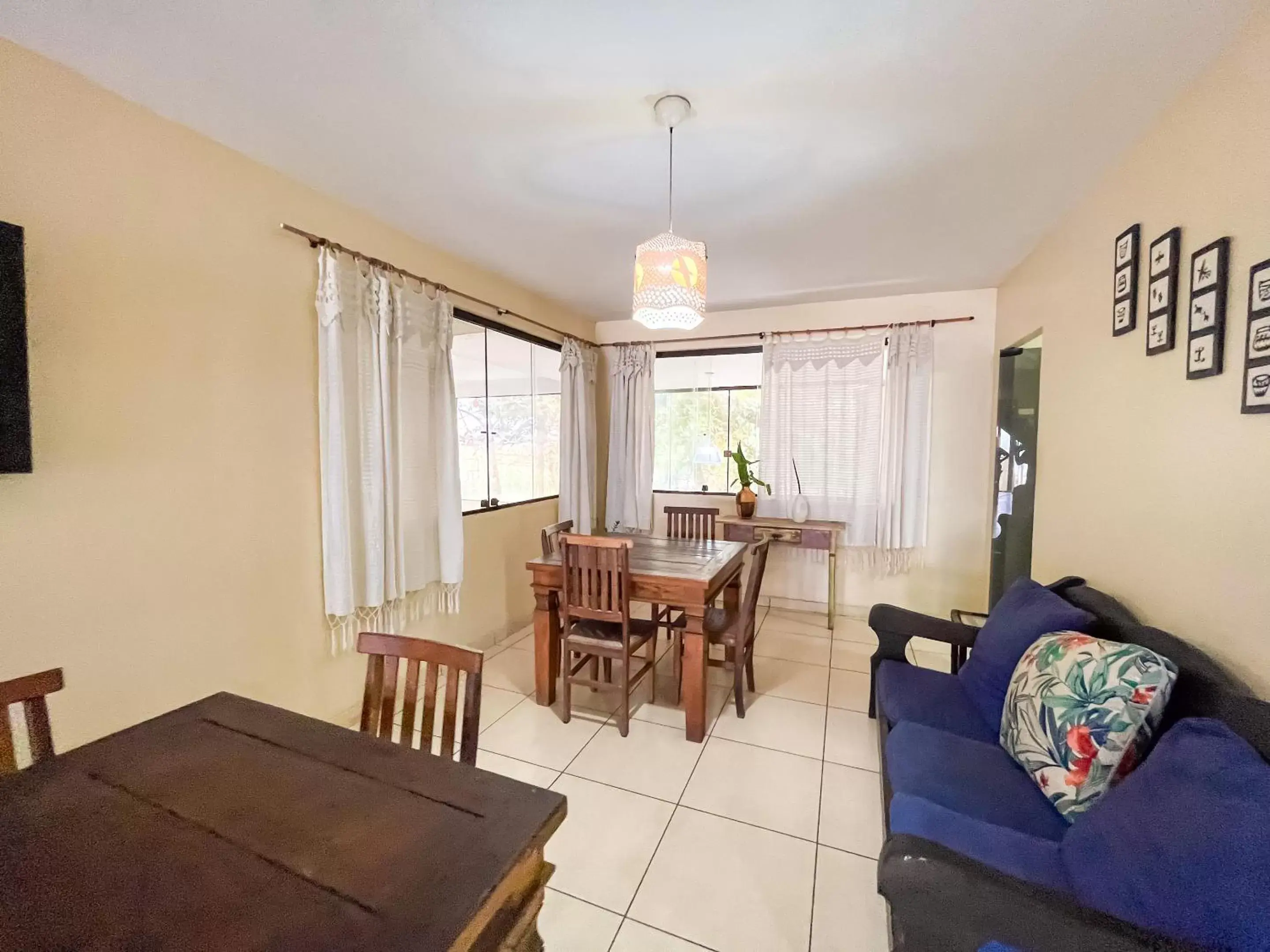 Living room, Dining Area in Pousada do Albatroz